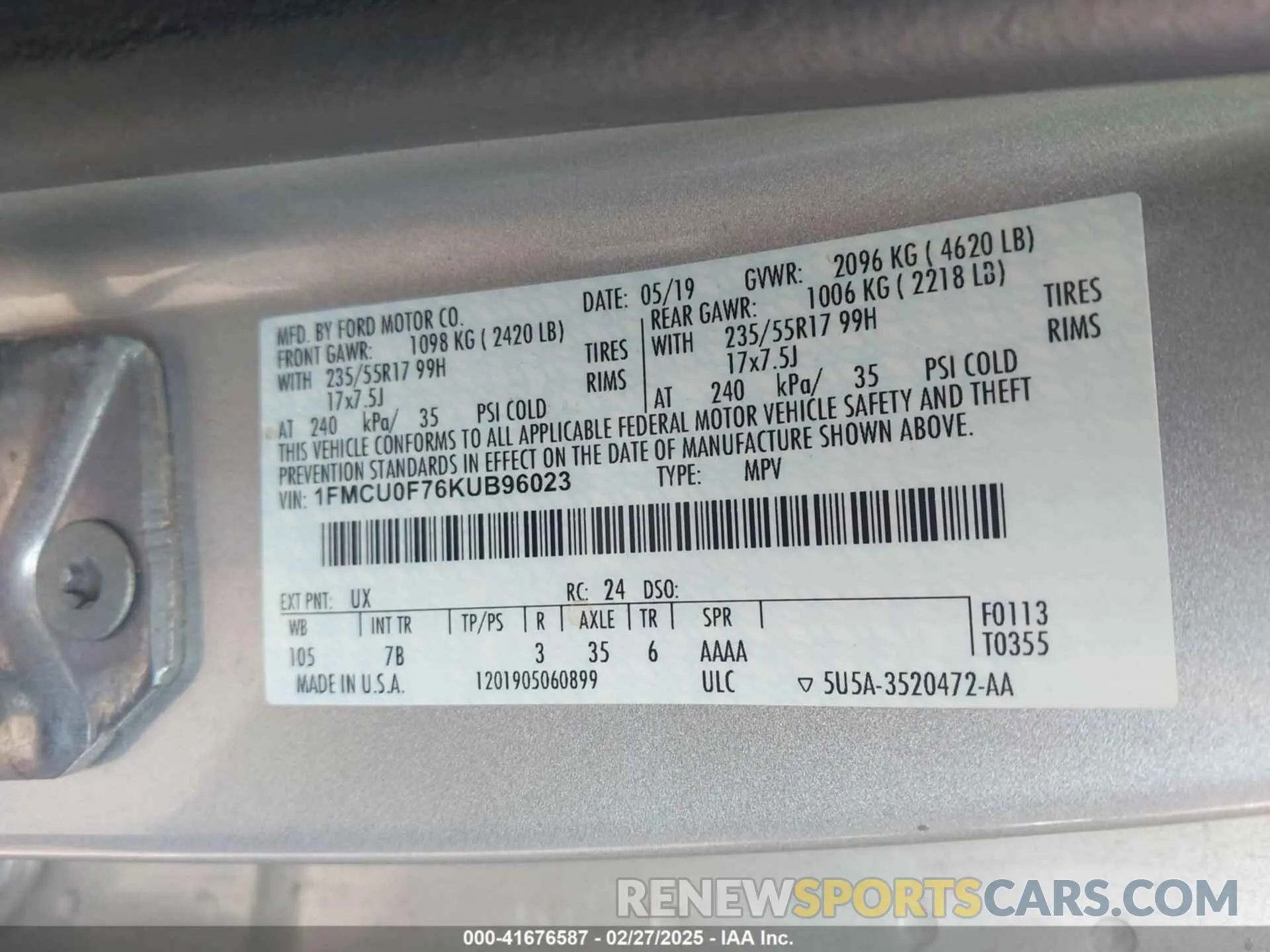9 Photograph of a damaged car 1FMCU0F76KUB96023 FORD ESCAPE 2019