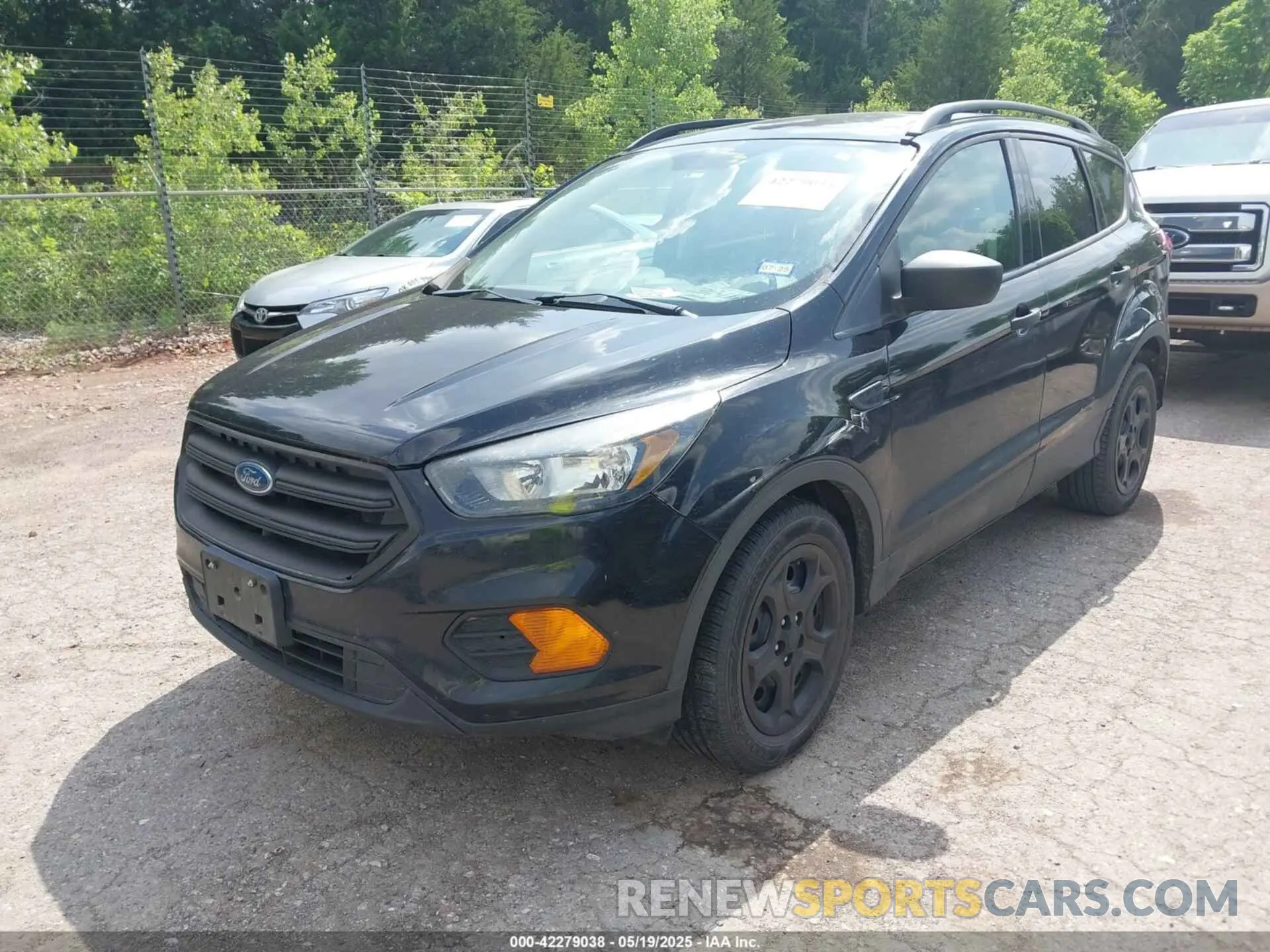 2 Photograph of a damaged car 1FMCU0F76KUC35970 FORD ESCAPE 2019