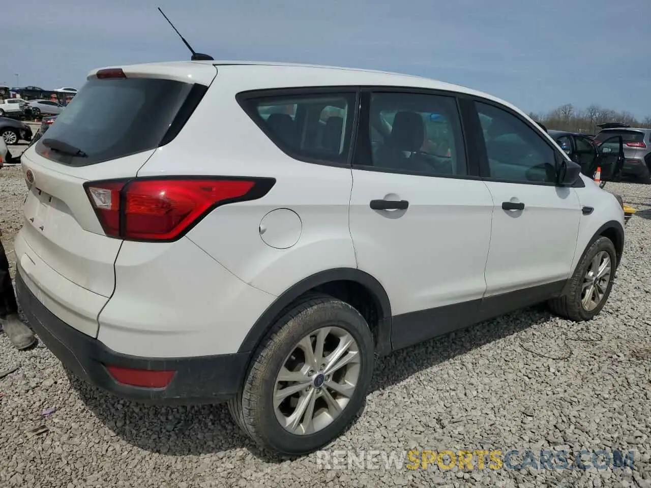 3 Photograph of a damaged car 1FMCU0F77KUA69524 FORD ESCAPE 2019
