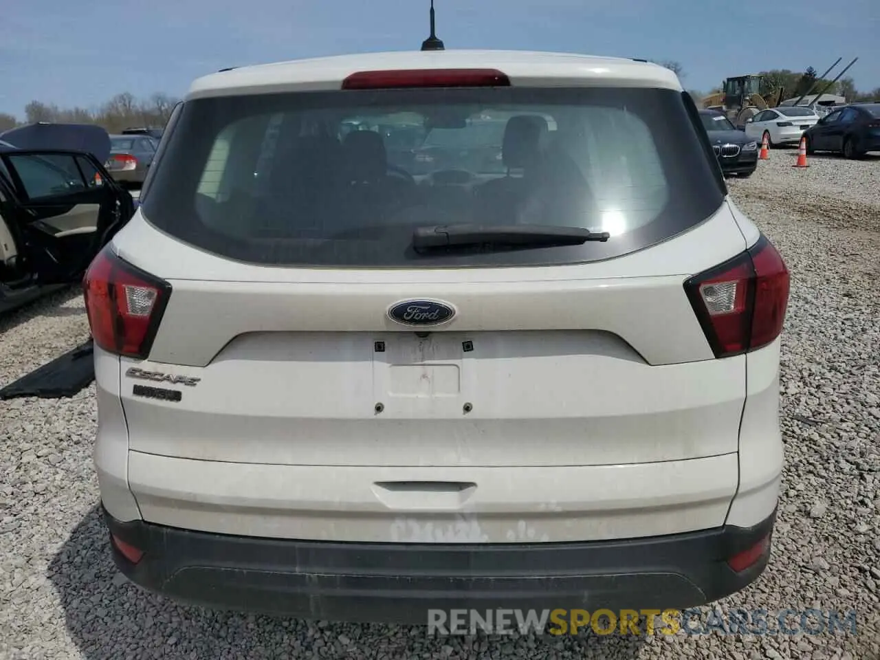 6 Photograph of a damaged car 1FMCU0F77KUA69524 FORD ESCAPE 2019