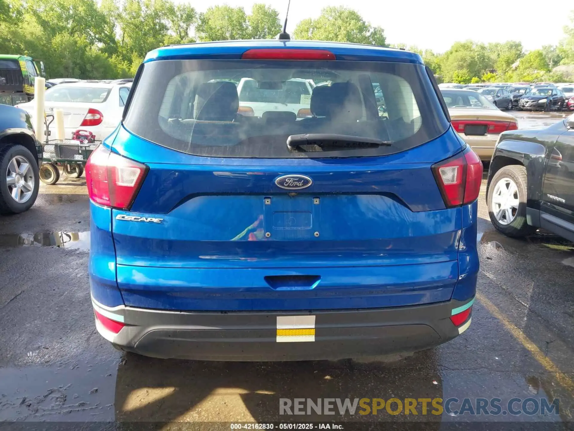 16 Photograph of a damaged car 1FMCU0F77KUB11691 FORD ESCAPE 2019