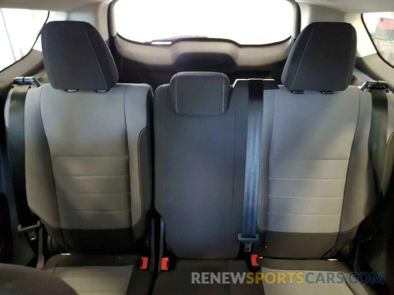 10 Photograph of a damaged car 1FMCU0F77KUB22352 FORD ESCAPE 2019