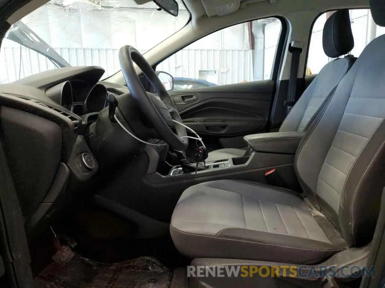 7 Photograph of a damaged car 1FMCU0F77KUB22352 FORD ESCAPE 2019