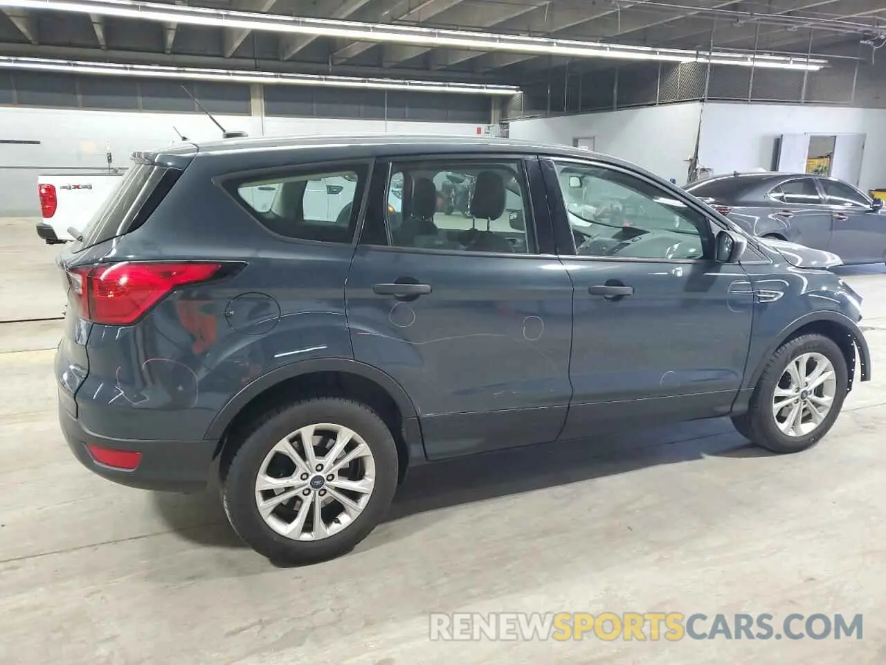 3 Фотография поврежденного автомобиля 1FMCU0F77KUB45355 FORD ESCAPE 2019