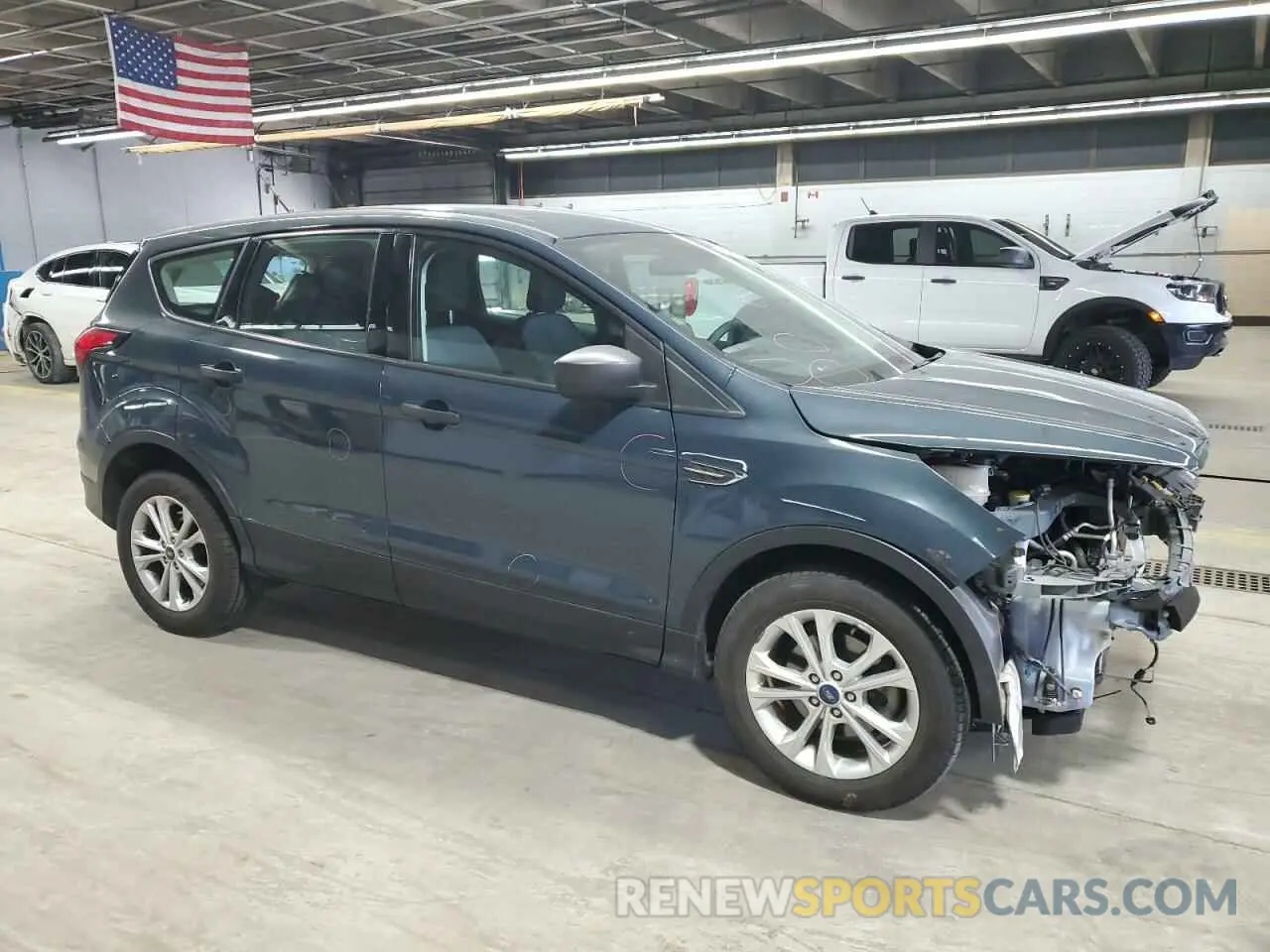4 Фотография поврежденного автомобиля 1FMCU0F77KUB45355 FORD ESCAPE 2019