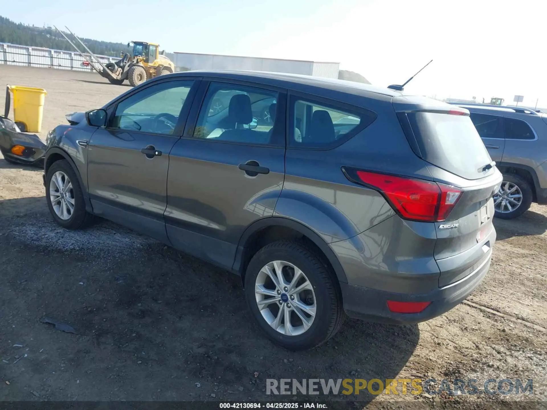 3 Фотография поврежденного автомобиля 1FMCU0F77KUC28333 FORD ESCAPE 2019