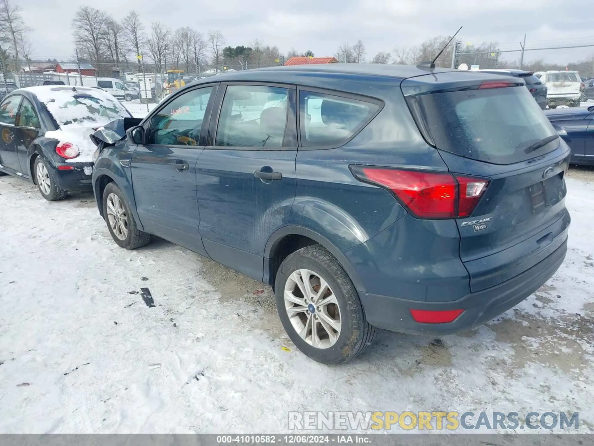 3 Фотография поврежденного автомобиля 1FMCU0F78KUA96005 FORD ESCAPE 2019