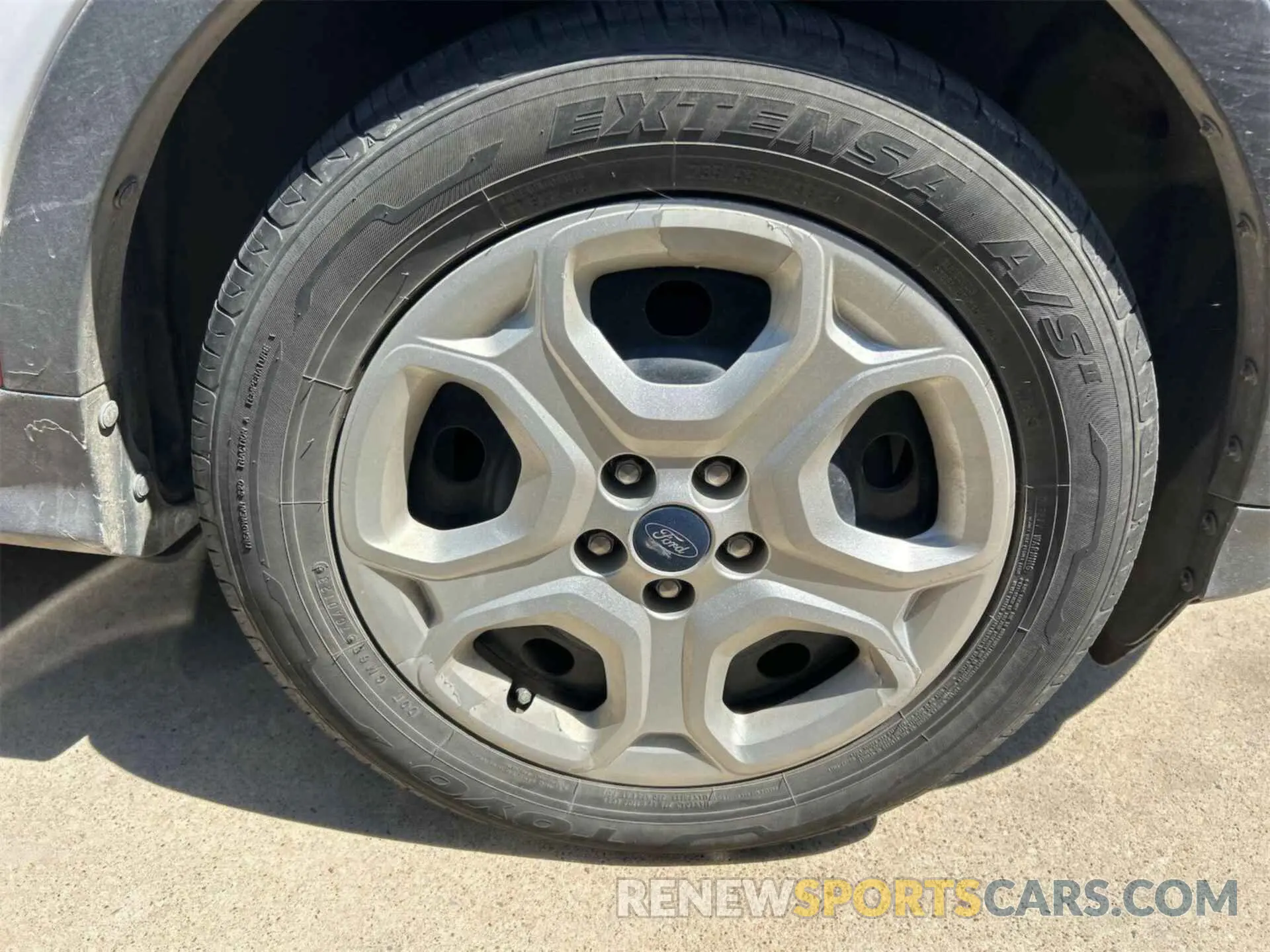 15 Photograph of a damaged car 1FMCU0F78KUA99745 FORD ESCAPE 2019