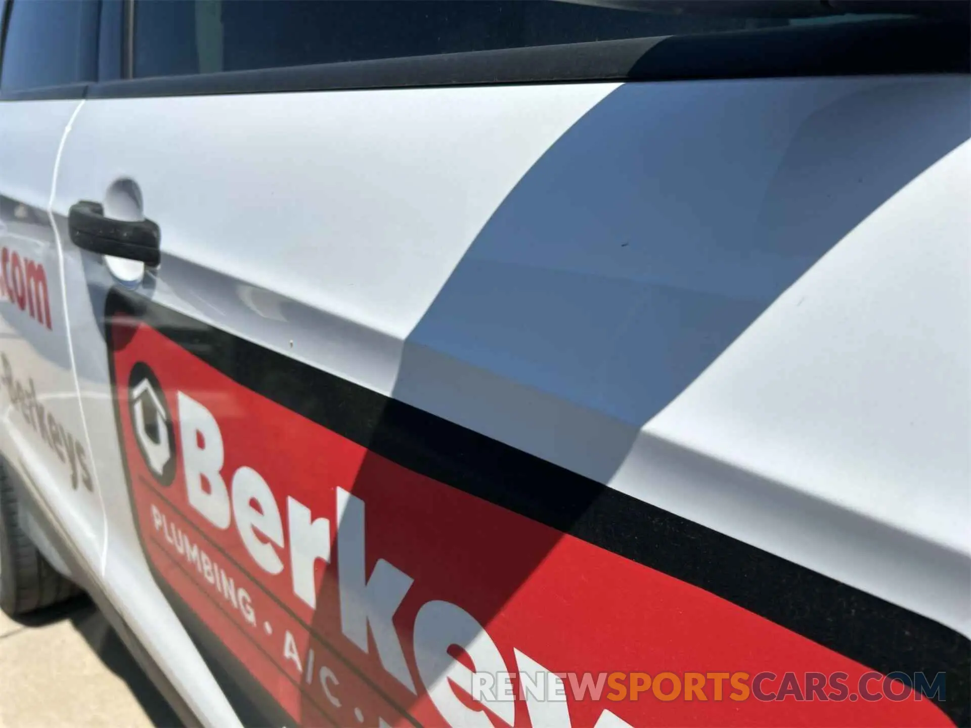 18 Photograph of a damaged car 1FMCU0F78KUA99745 FORD ESCAPE 2019