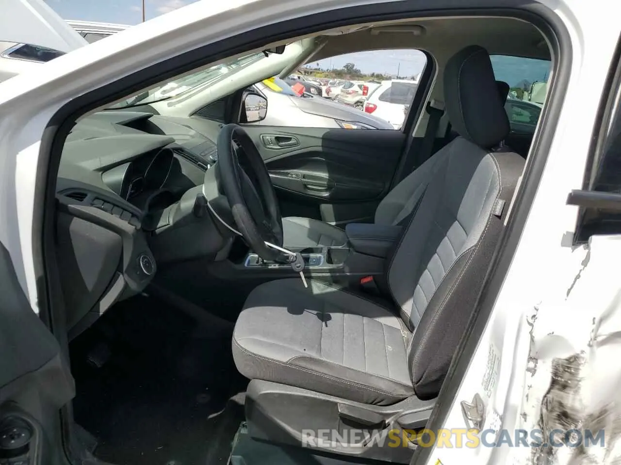 7 Фотография поврежденного автомобиля 1FMCU0F78KUB04667 FORD ESCAPE 2019