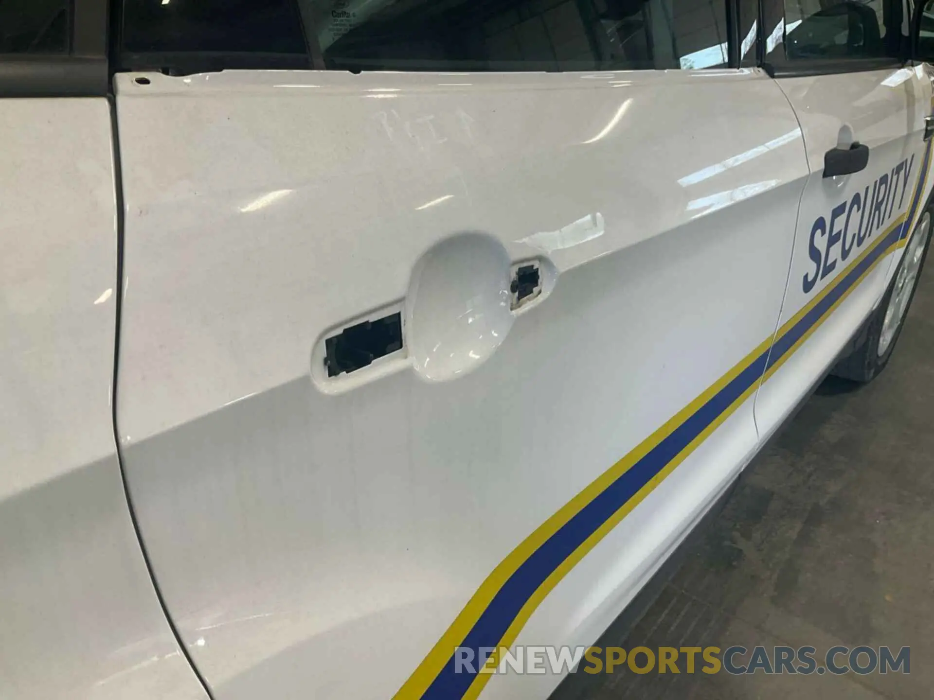 17 Photograph of a damaged car 1FMCU0F78KUB36454 FORD ESCAPE 2019