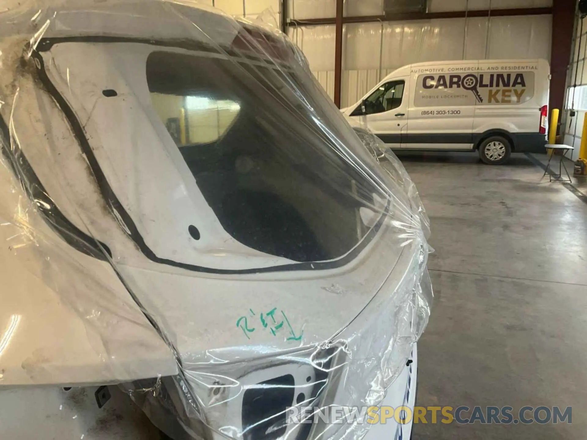 21 Photograph of a damaged car 1FMCU0F78KUB36454 FORD ESCAPE 2019