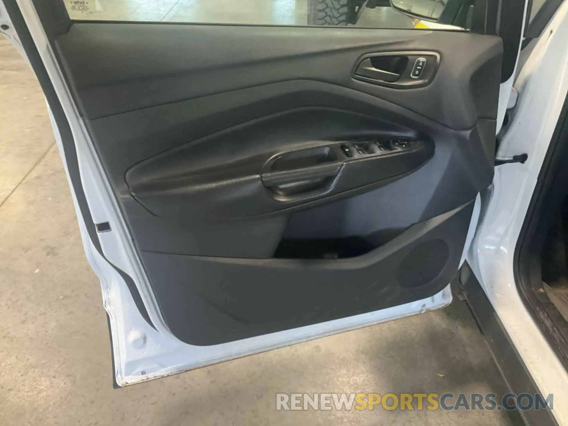 36 Photograph of a damaged car 1FMCU0F78KUB36454 FORD ESCAPE 2019