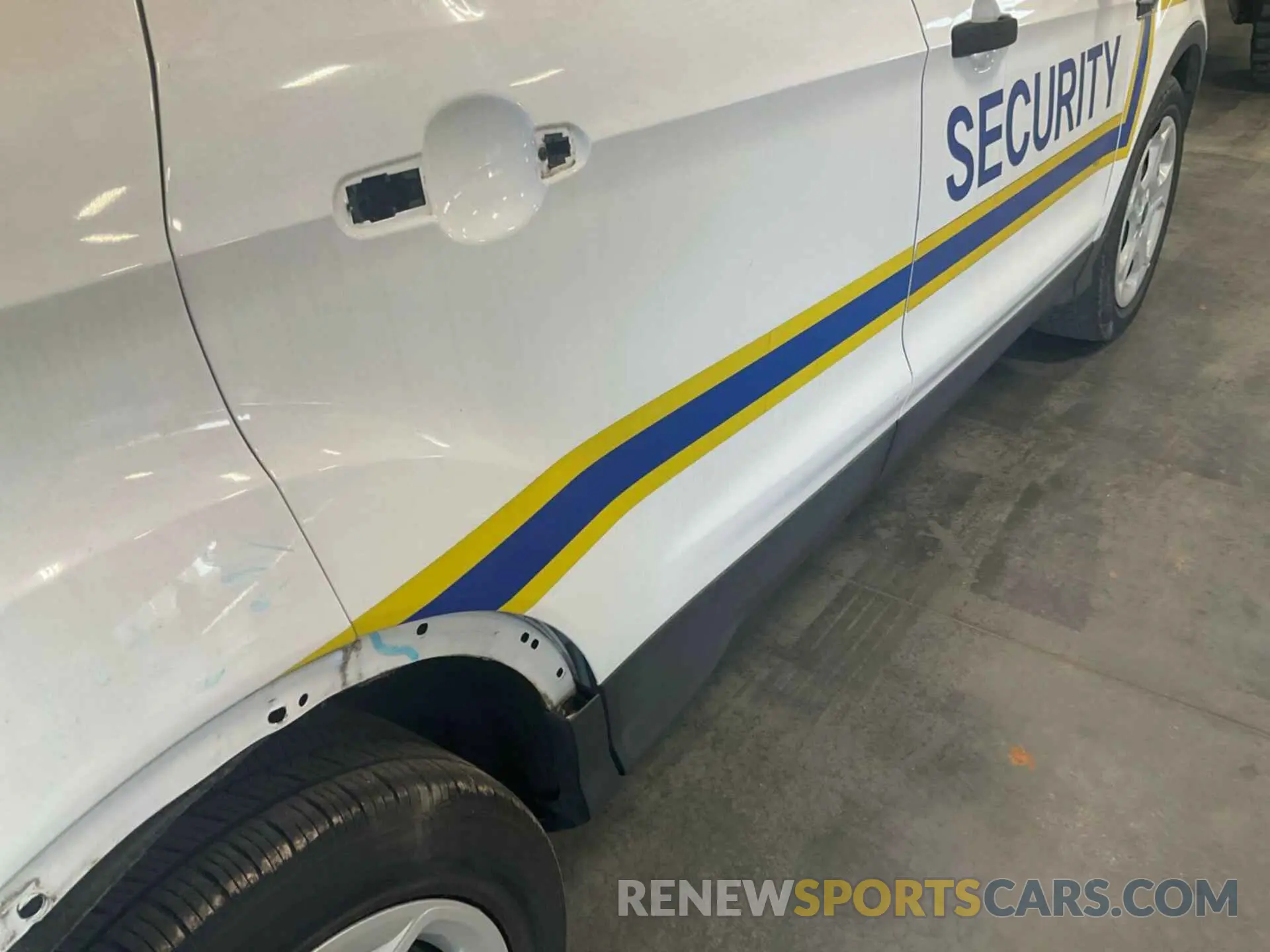 37 Photograph of a damaged car 1FMCU0F78KUB36454 FORD ESCAPE 2019