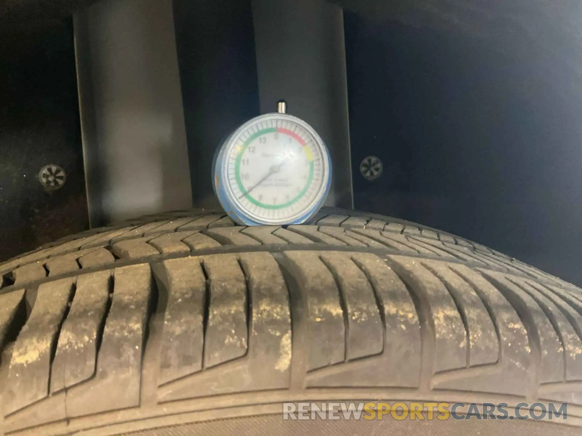 39 Photograph of a damaged car 1FMCU0F78KUB36454 FORD ESCAPE 2019
