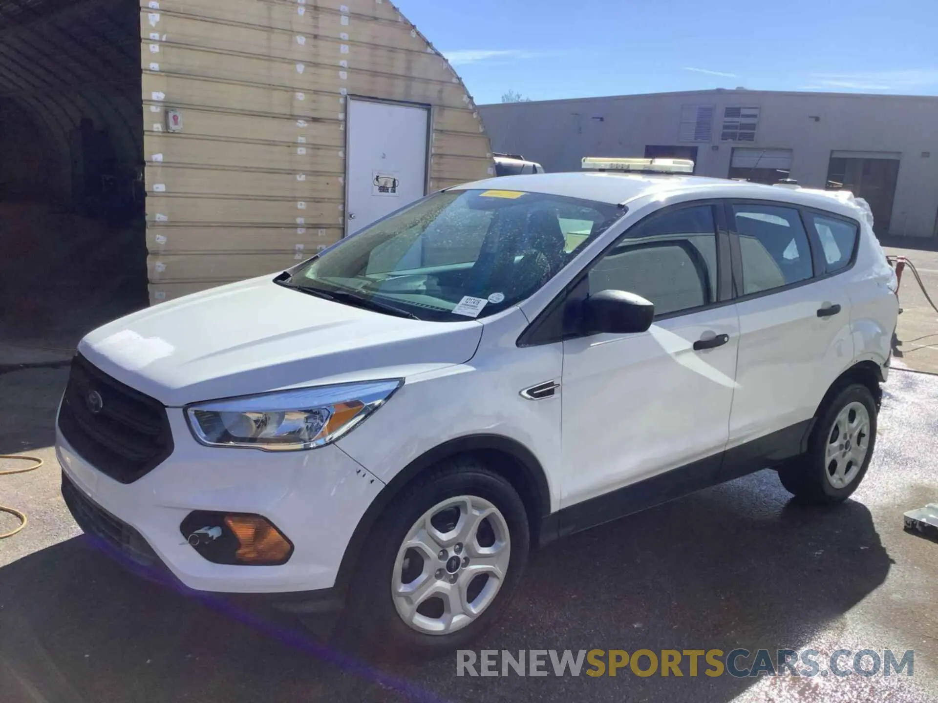 40 Photograph of a damaged car 1FMCU0F78KUB36454 FORD ESCAPE 2019
