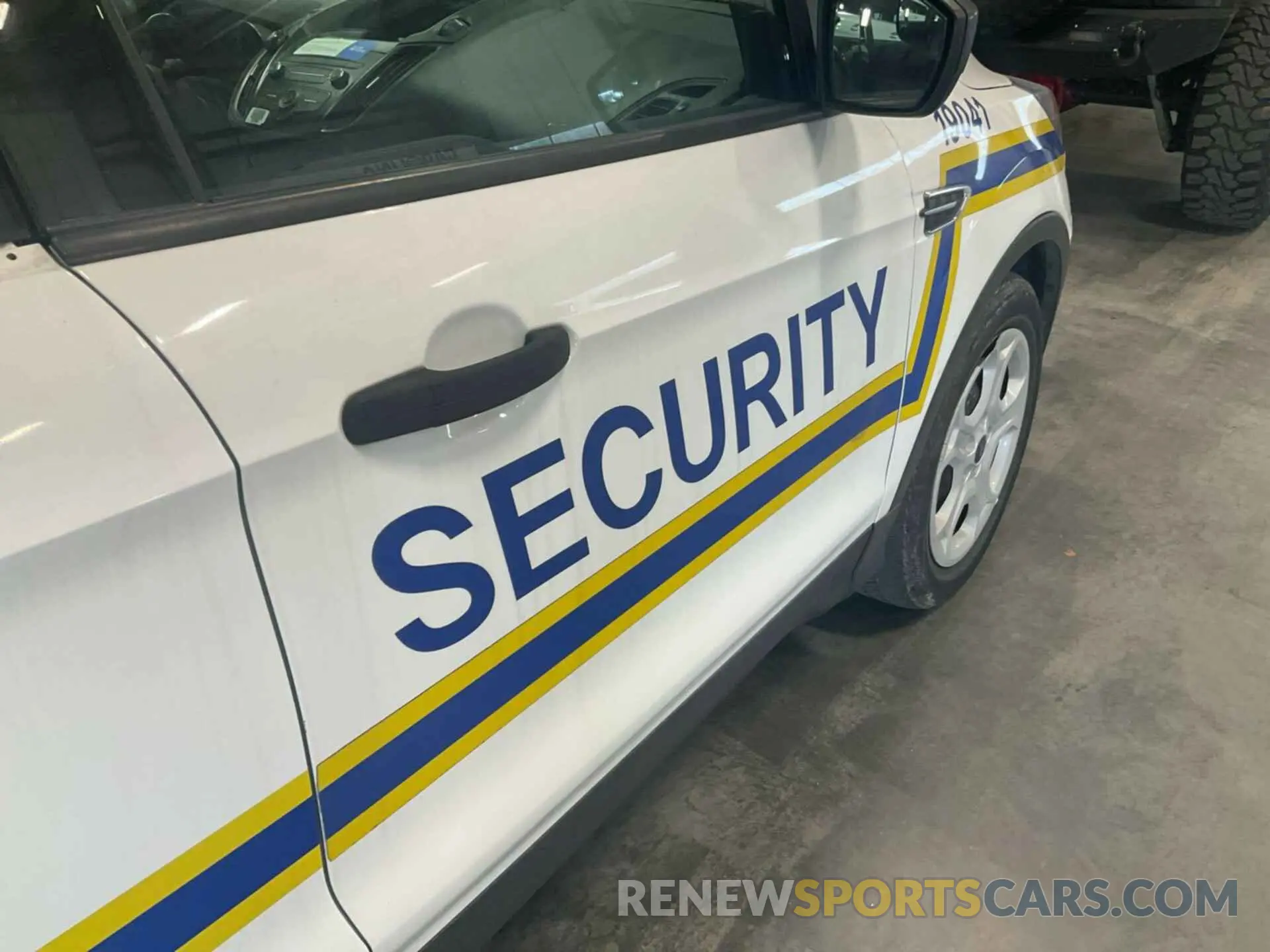 6 Photograph of a damaged car 1FMCU0F78KUB36454 FORD ESCAPE 2019