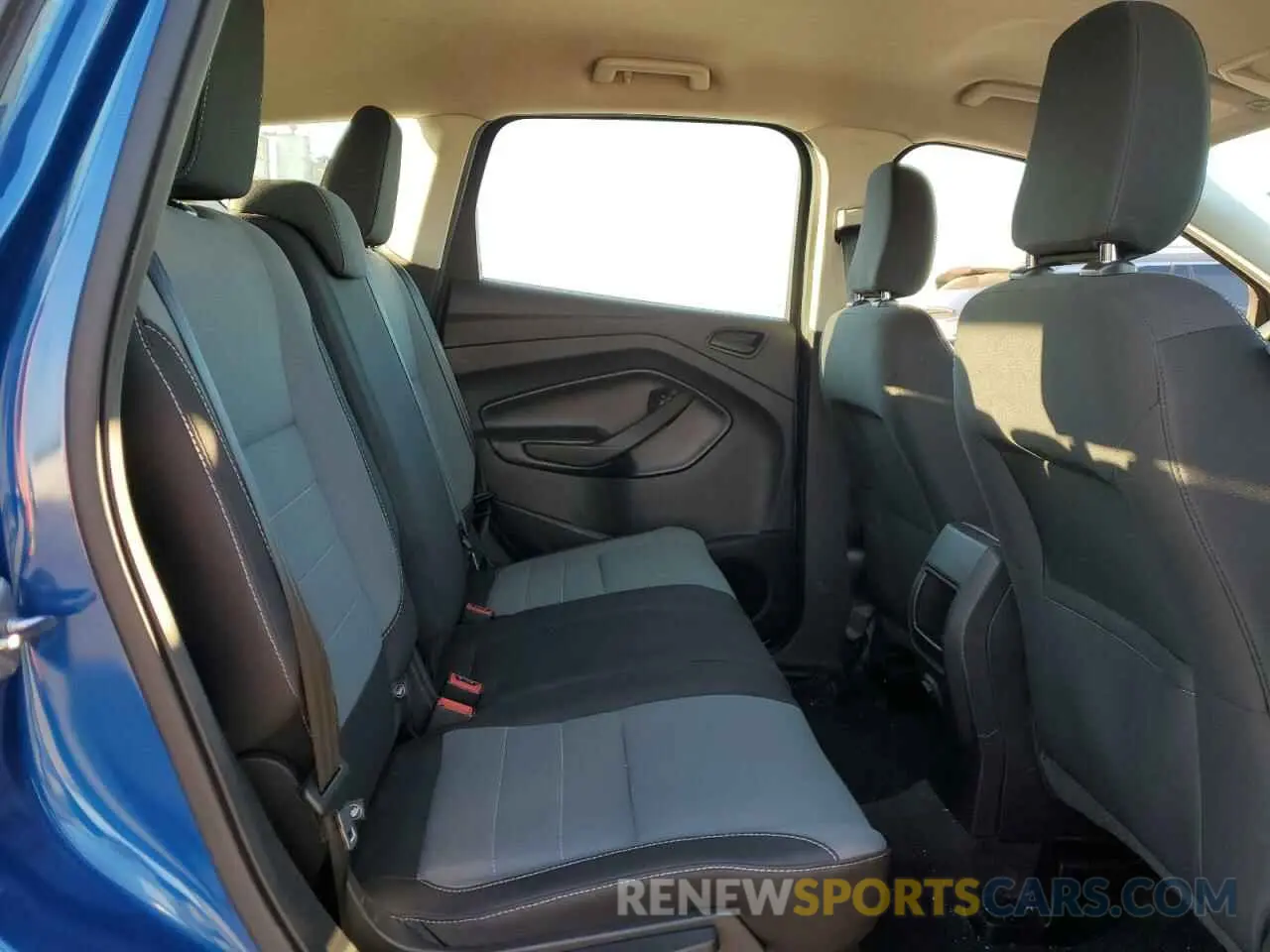 11 Photograph of a damaged car 1FMCU0F79KUA20325 FORD ESCAPE 2019