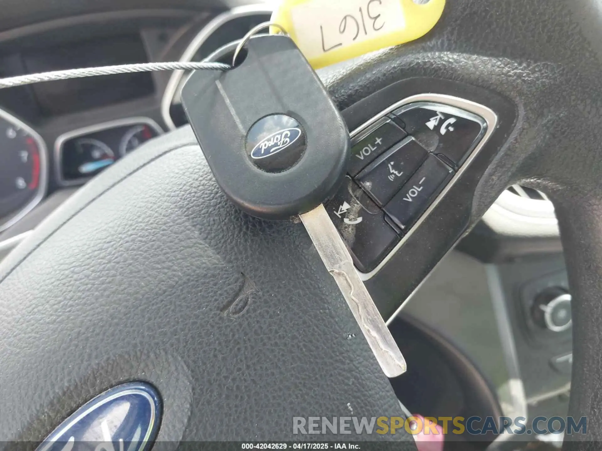 11 Photograph of a damaged car 1FMCU0F79KUB31442 FORD ESCAPE 2019