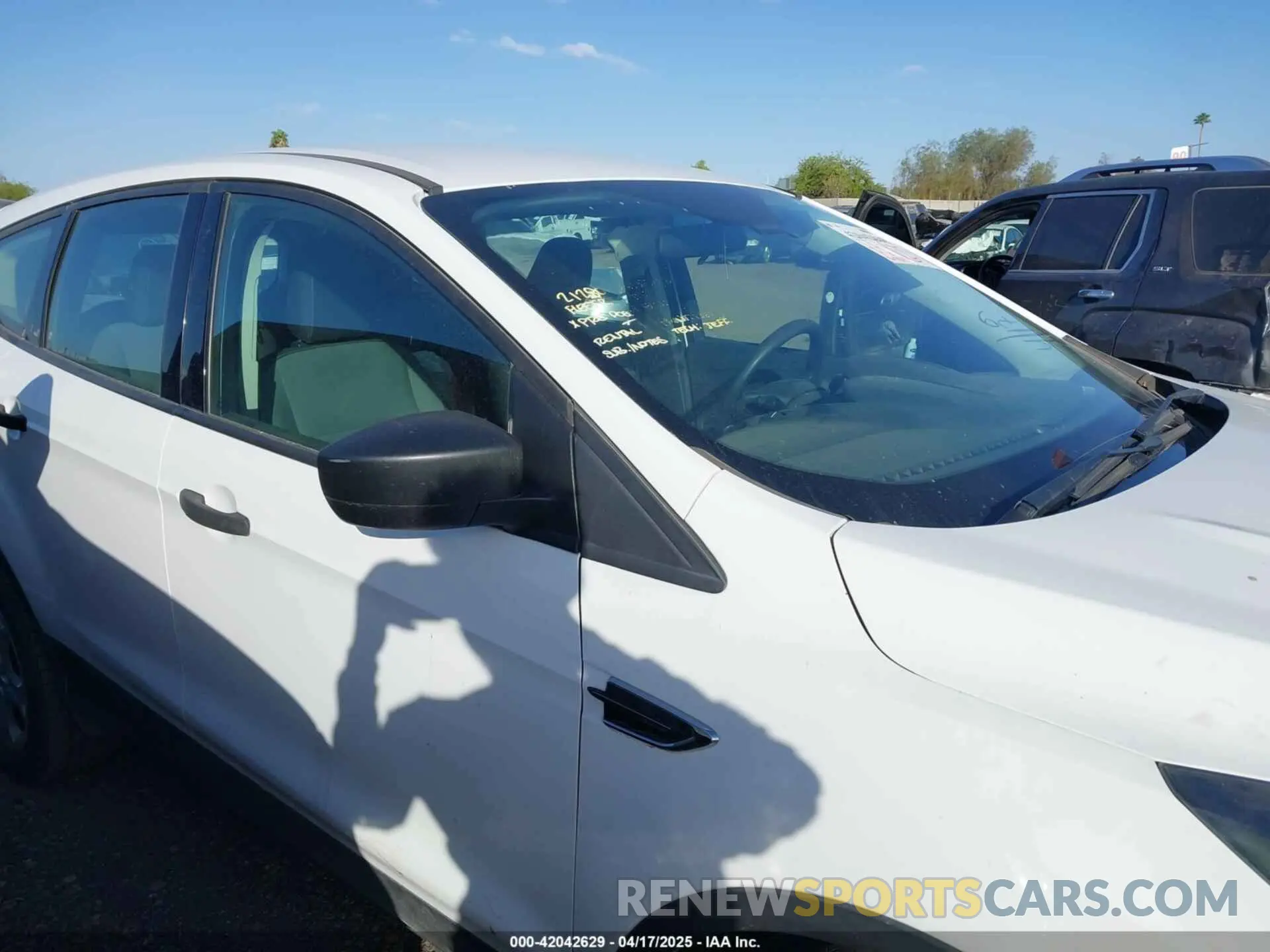 13 Photograph of a damaged car 1FMCU0F79KUB31442 FORD ESCAPE 2019