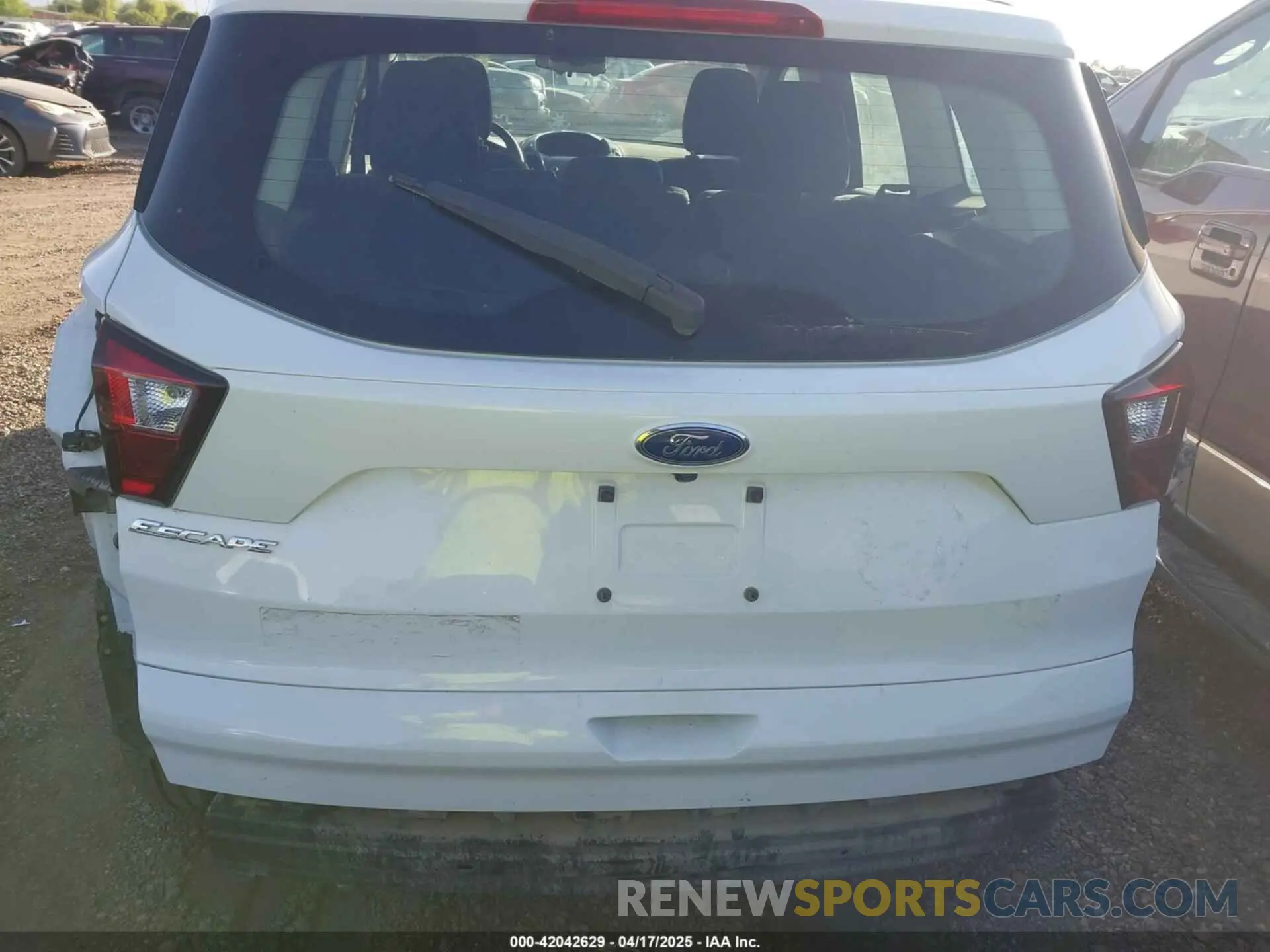 16 Photograph of a damaged car 1FMCU0F79KUB31442 FORD ESCAPE 2019