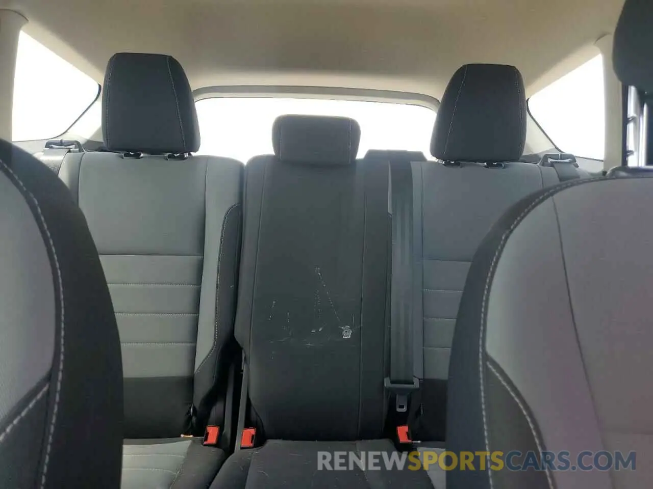 10 Photograph of a damaged car 1FMCU0F79KUB58432 FORD ESCAPE 2019