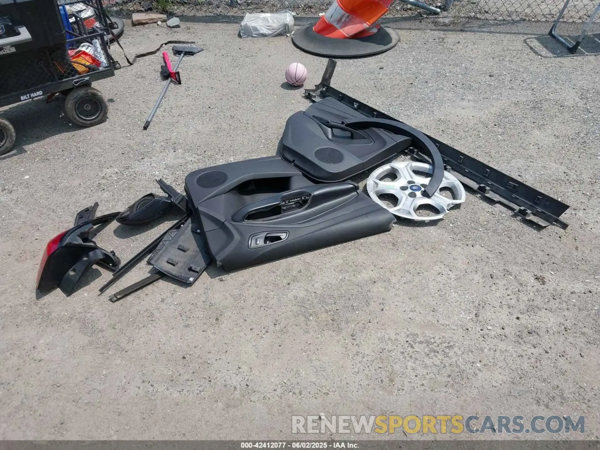 12 Photograph of a damaged car 1FMCU0F7XKUA44780 FORD ESCAPE 2019