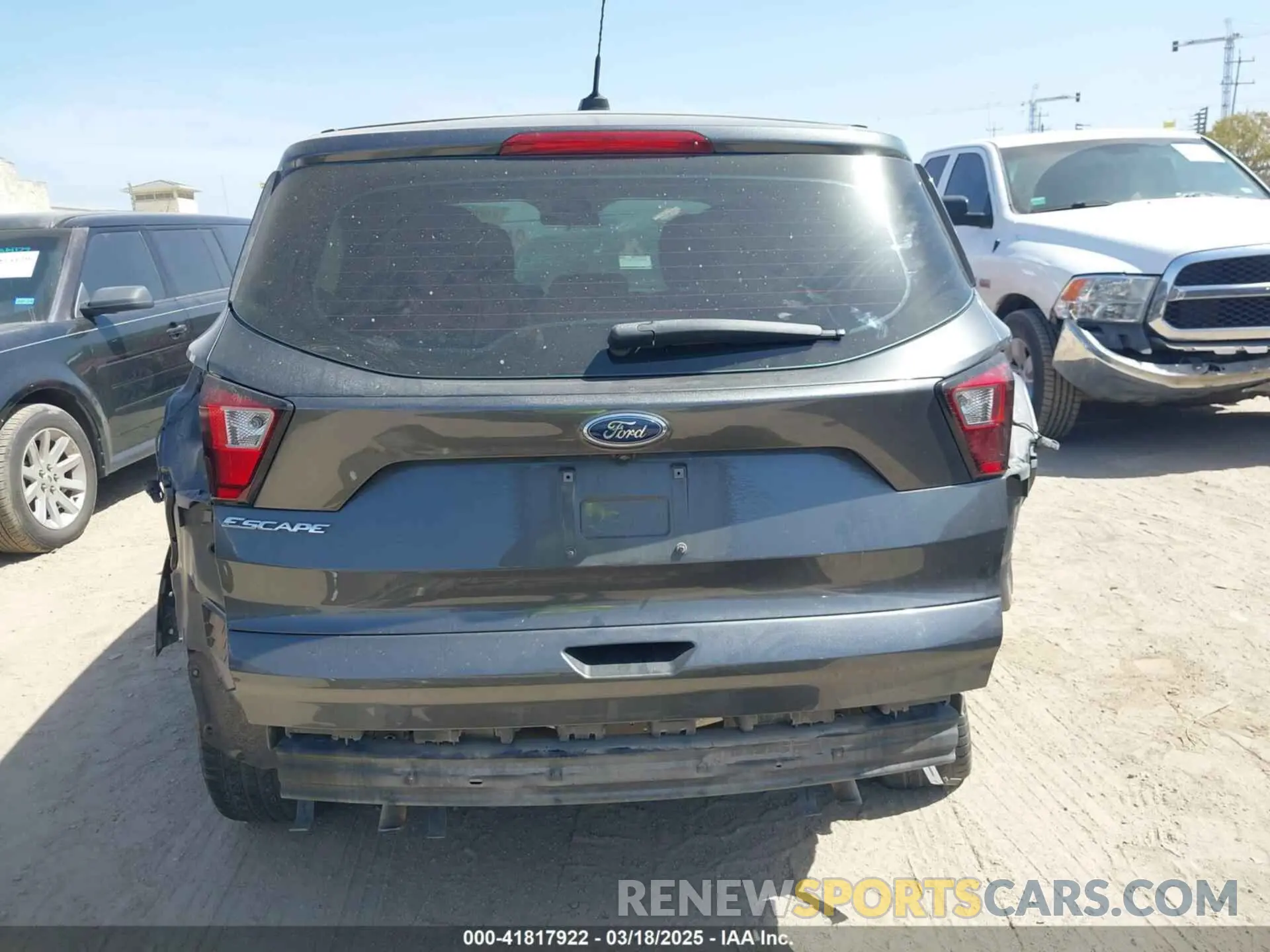 17 Фотография поврежденного автомобиля 1FMCU0F7XKUA62907 FORD ESCAPE 2019