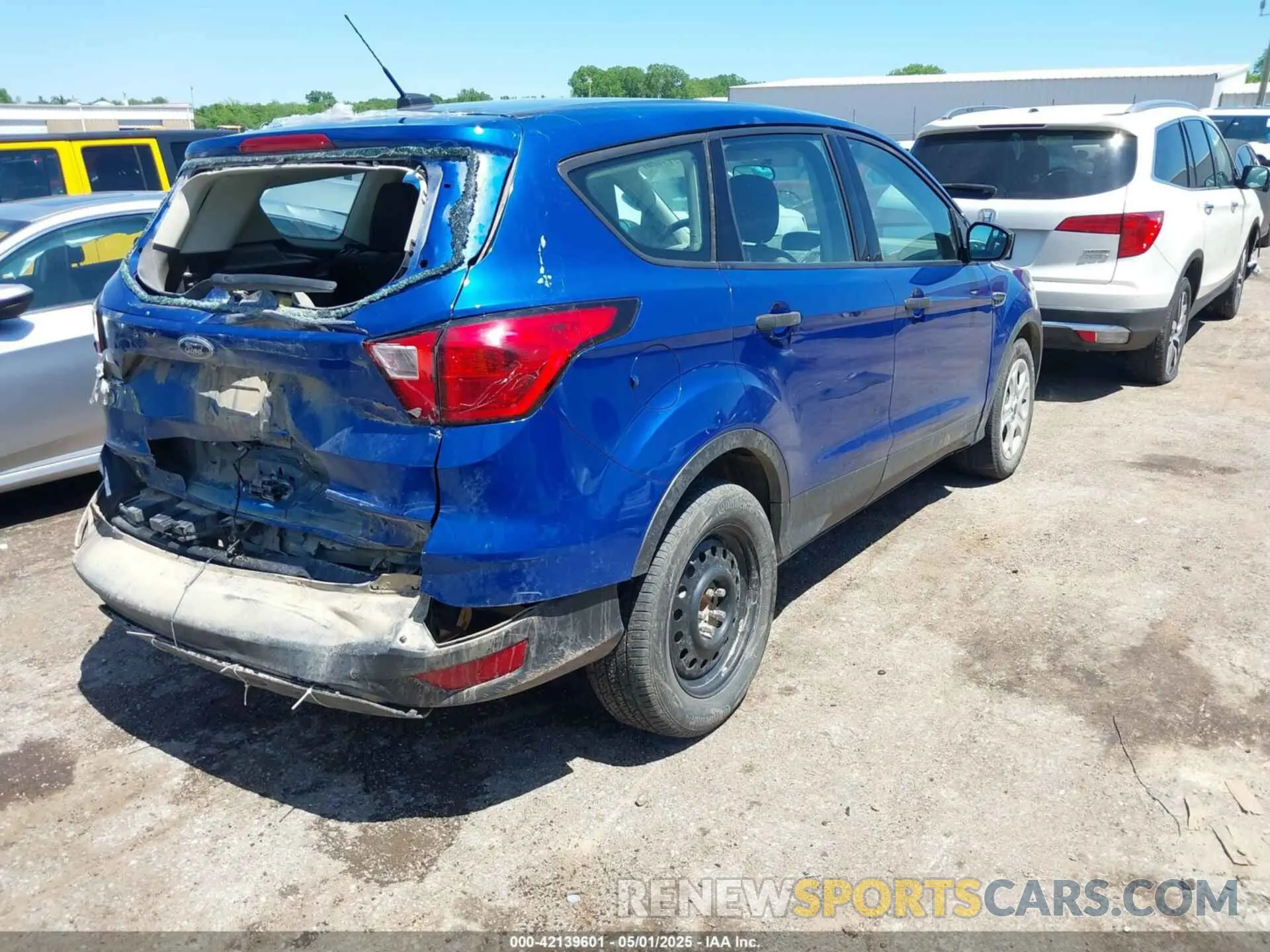 4 Фотография поврежденного автомобиля 1FMCU0F7XKUB58066 FORD ESCAPE 2019