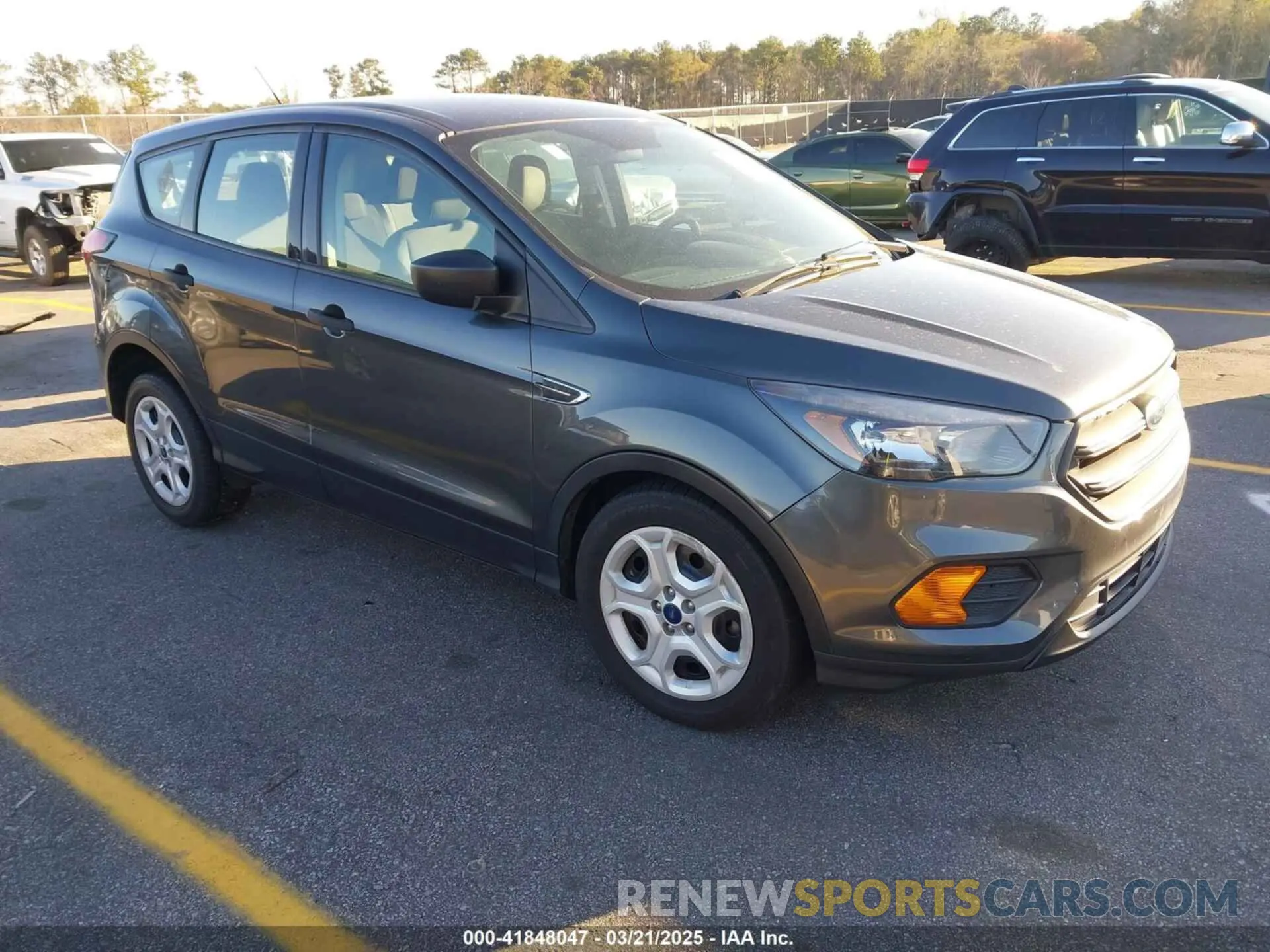 1 Фотография поврежденного автомобиля 1FMCU0F7XKUB93769 FORD ESCAPE 2019