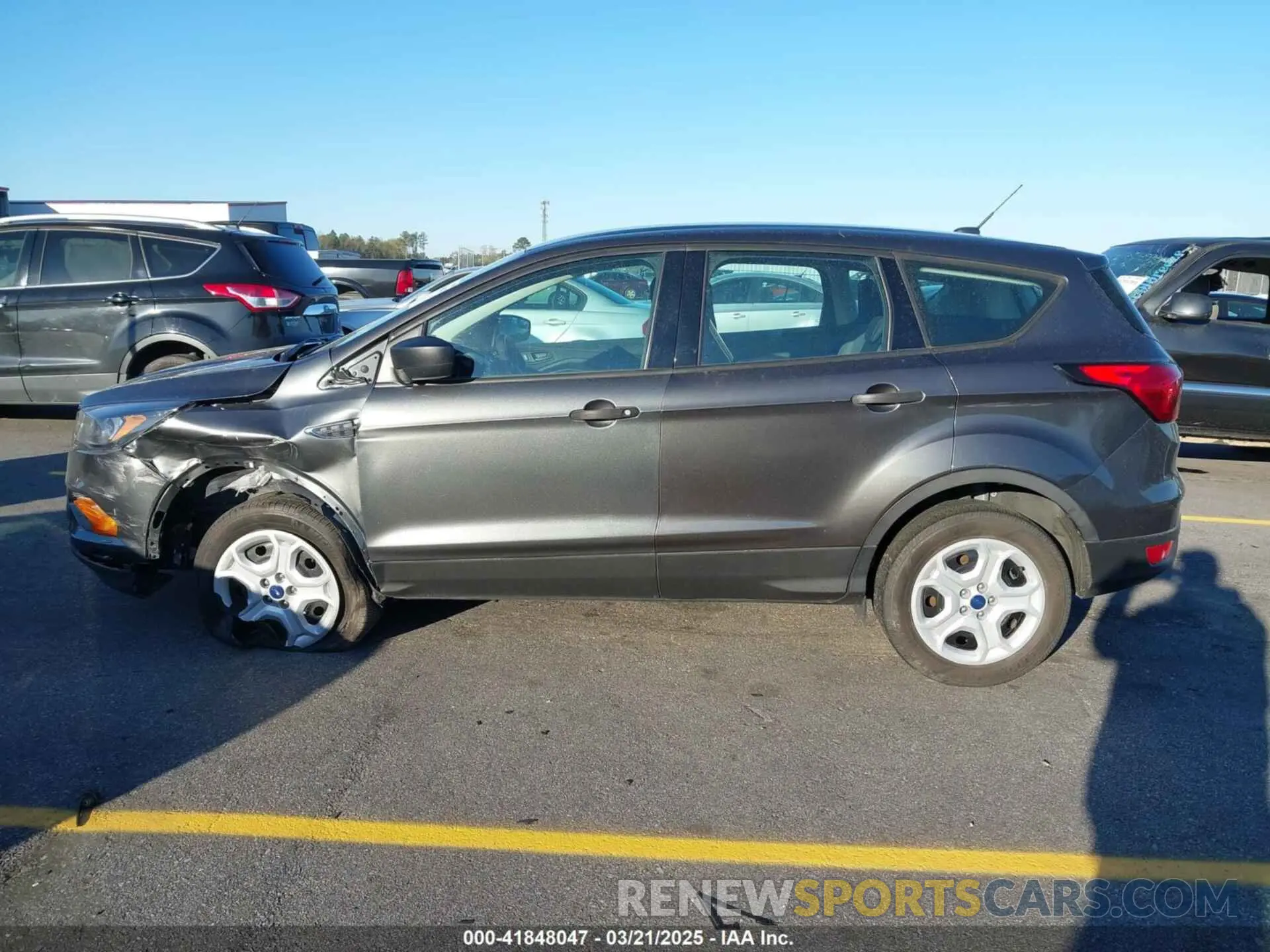 15 Фотография поврежденного автомобиля 1FMCU0F7XKUB93769 FORD ESCAPE 2019