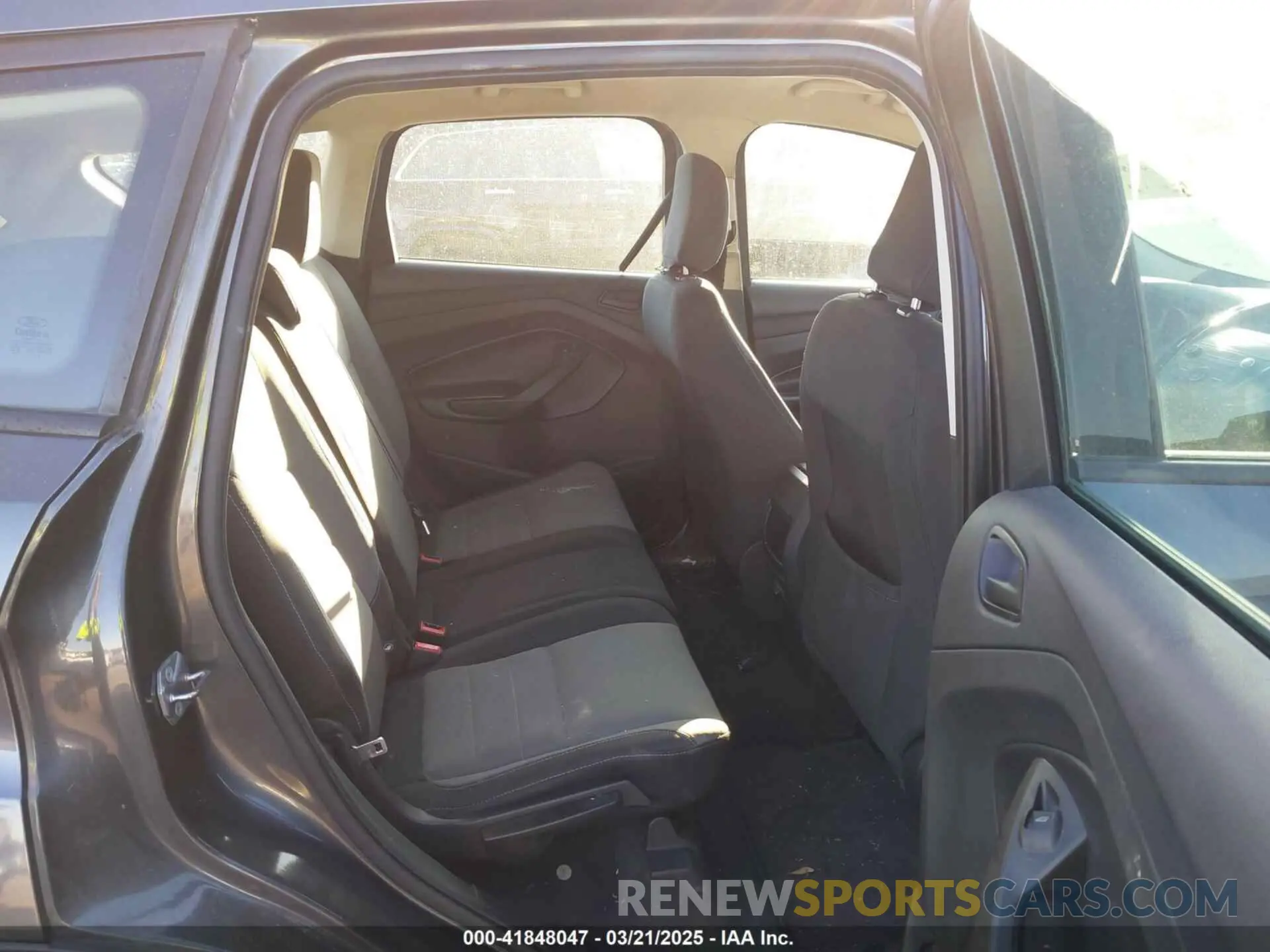 8 Фотография поврежденного автомобиля 1FMCU0F7XKUB93769 FORD ESCAPE 2019