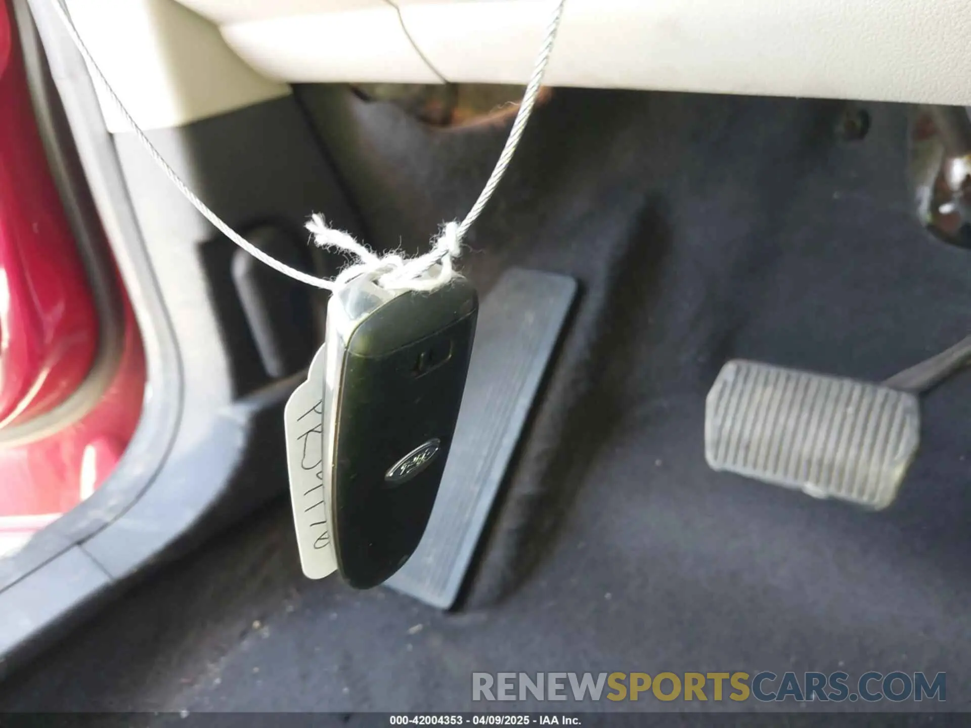 11 Photograph of a damaged car 1FMCU0G93KUB33669 FORD ESCAPE 2019