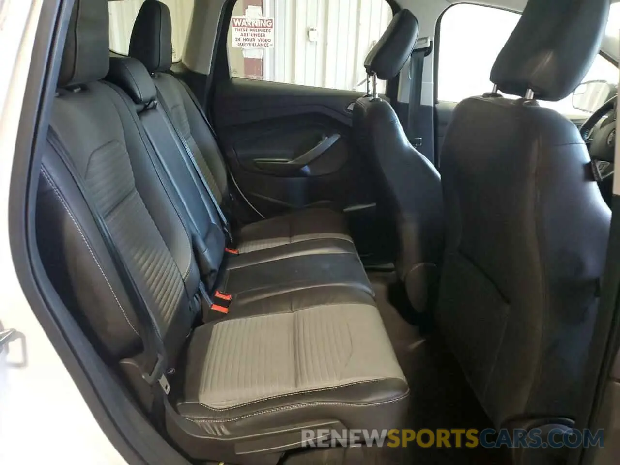 11 Photograph of a damaged car 1FMCU0GD0KUA39530 FORD ESCAPE 2019