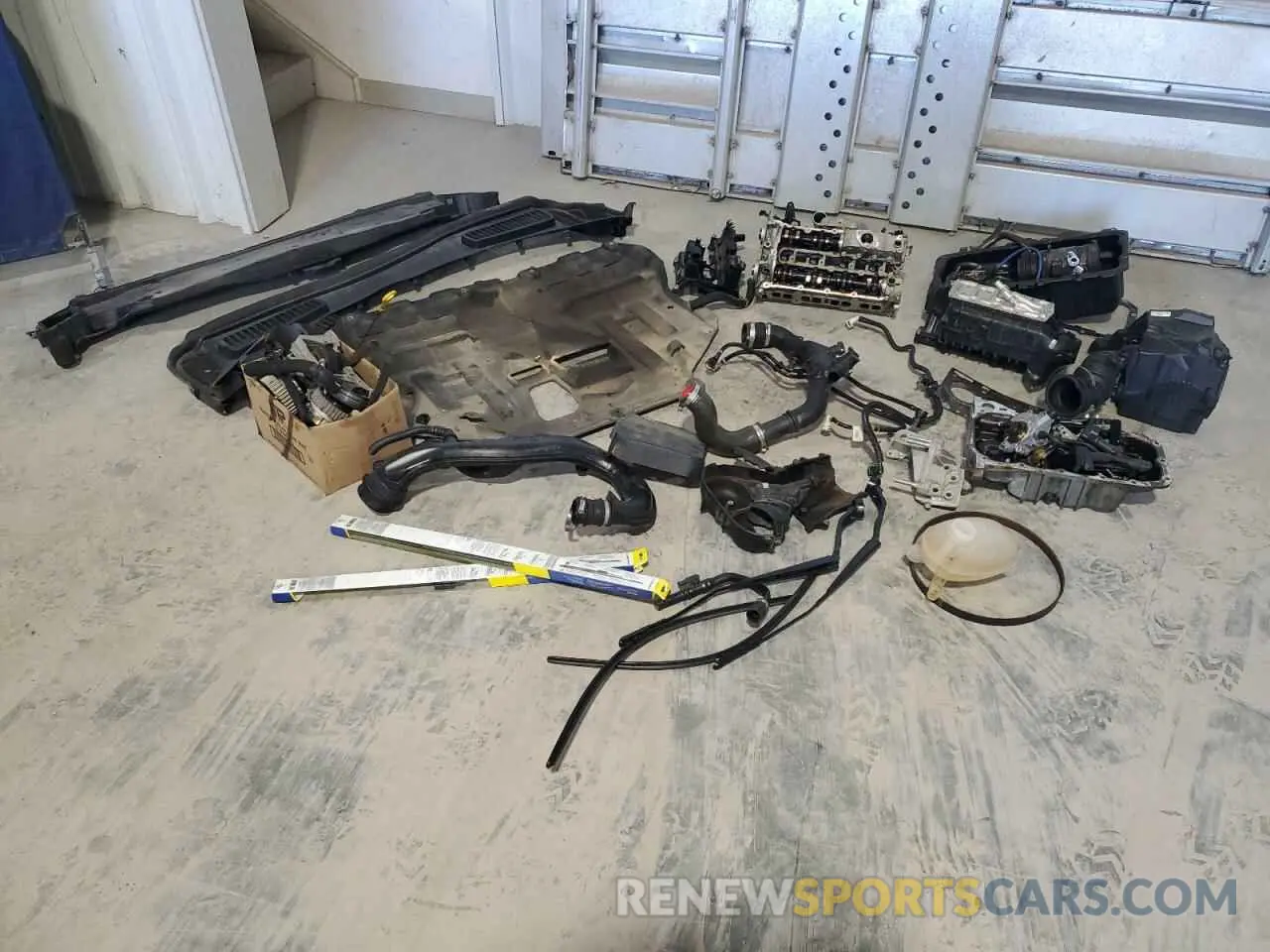 13 Photograph of a damaged car 1FMCU0GD0KUA39530 FORD ESCAPE 2019