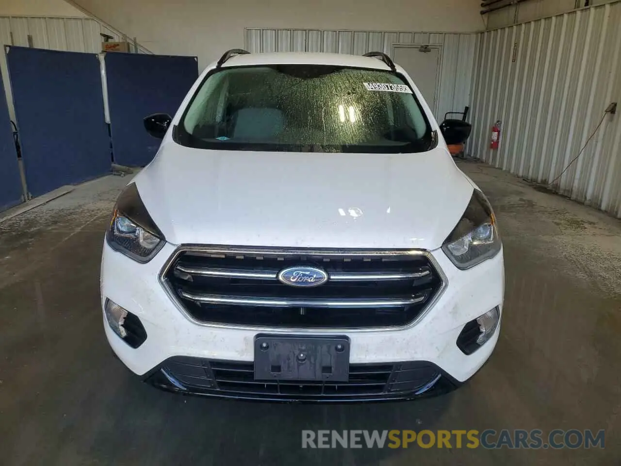 5 Photograph of a damaged car 1FMCU0GD0KUA39530 FORD ESCAPE 2019