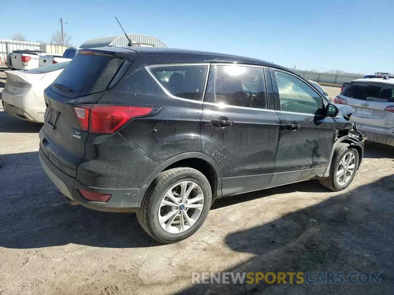 3 Фотография поврежденного автомобиля 1FMCU0GD0KUB14291 FORD ESCAPE 2019