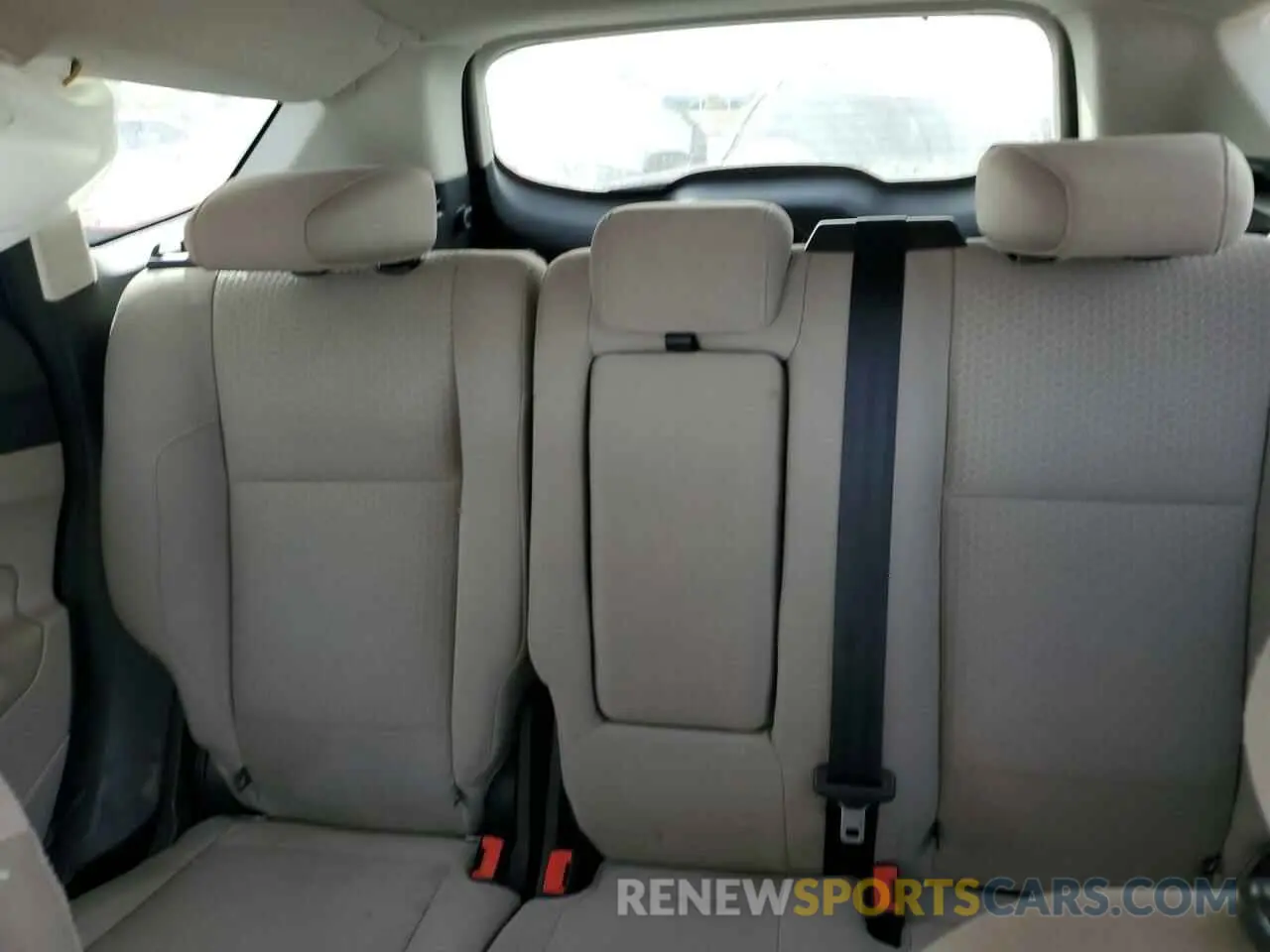 10 Photograph of a damaged car 1FMCU0GD0KUB28479 FORD ESCAPE 2019