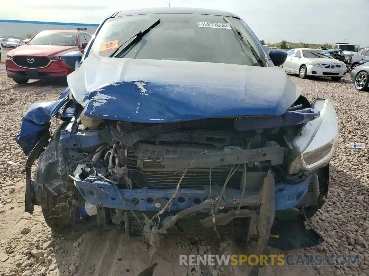 5 Photograph of a damaged car 1FMCU0GD0KUB28479 FORD ESCAPE 2019