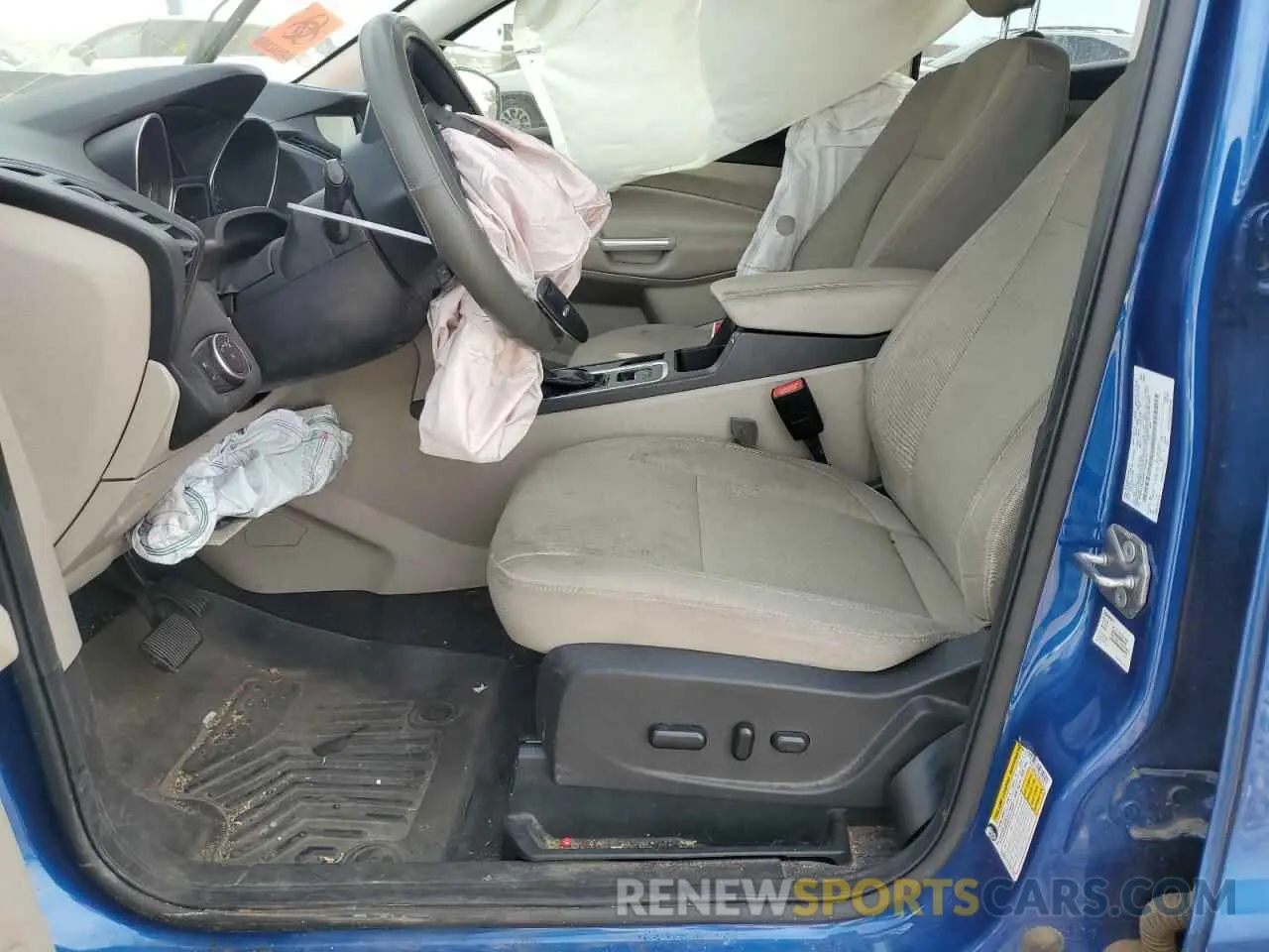 7 Photograph of a damaged car 1FMCU0GD0KUB28479 FORD ESCAPE 2019