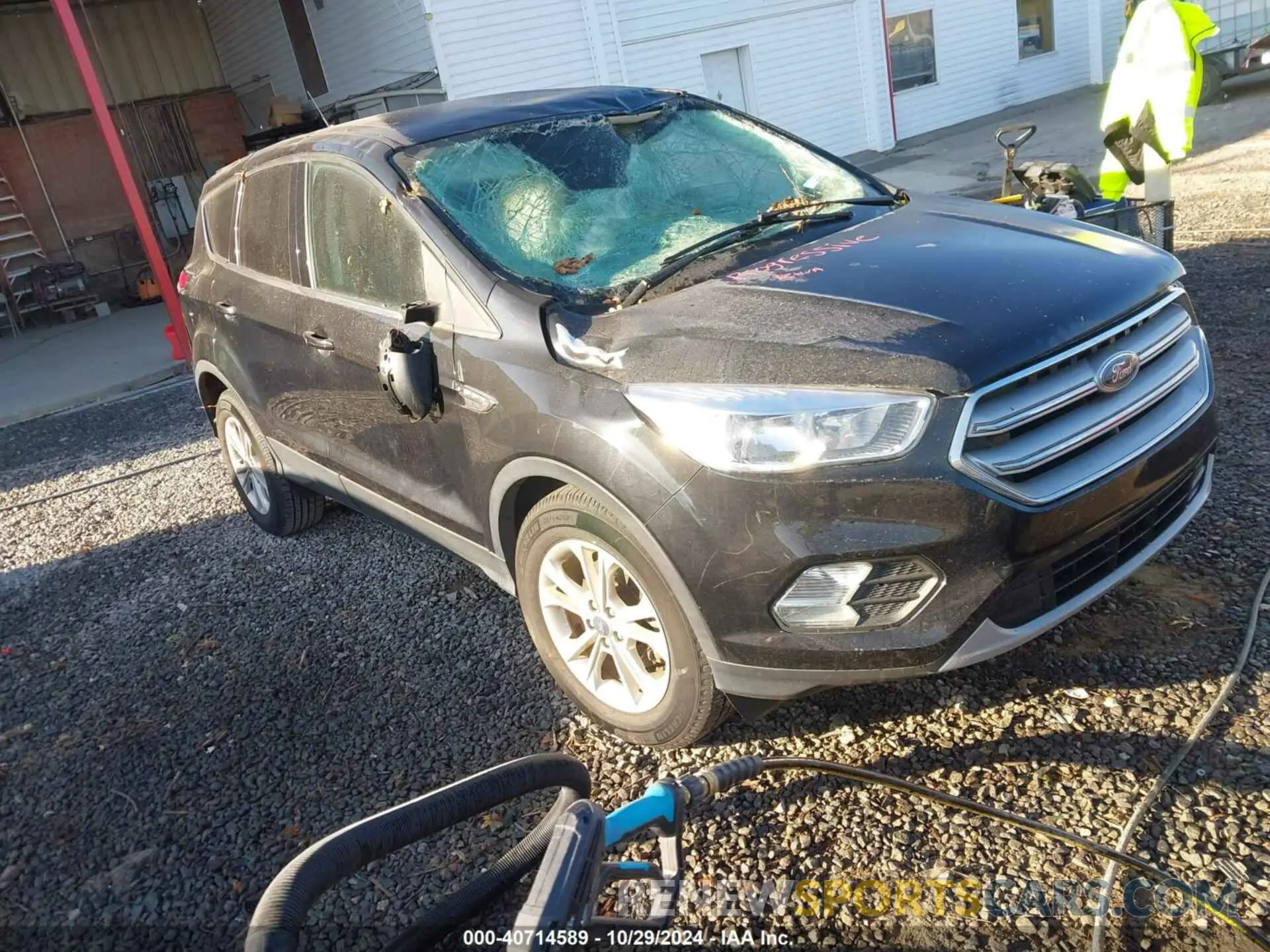 1 Photograph of a damaged car 1FMCU0GD1KUA07539 FORD ESCAPE 2019
