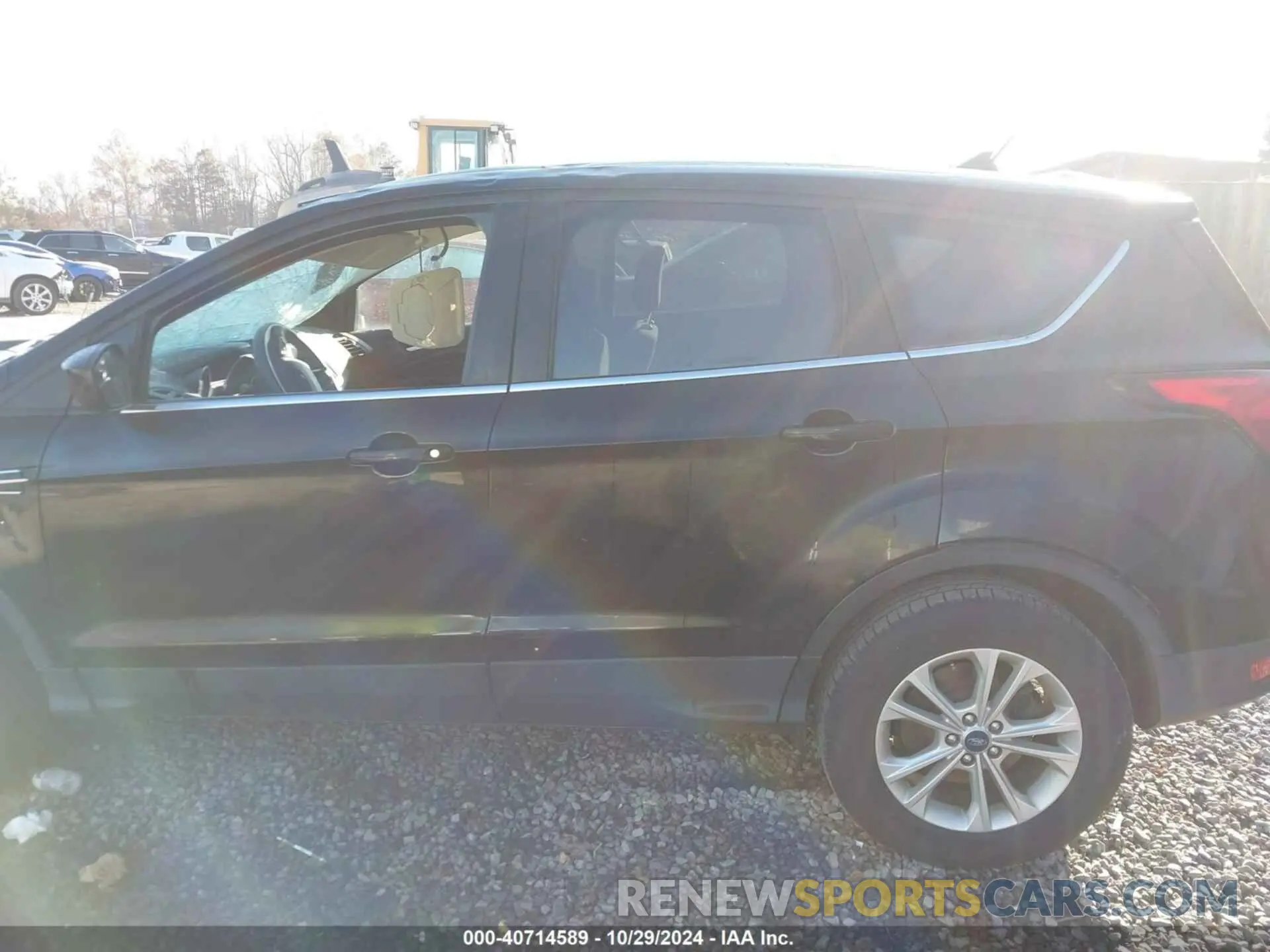 14 Photograph of a damaged car 1FMCU0GD1KUA07539 FORD ESCAPE 2019