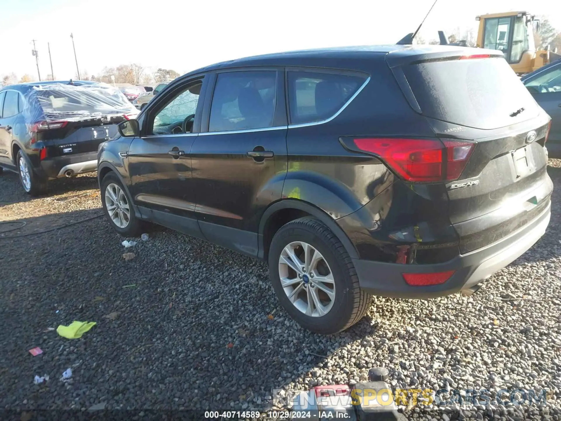 3 Photograph of a damaged car 1FMCU0GD1KUA07539 FORD ESCAPE 2019