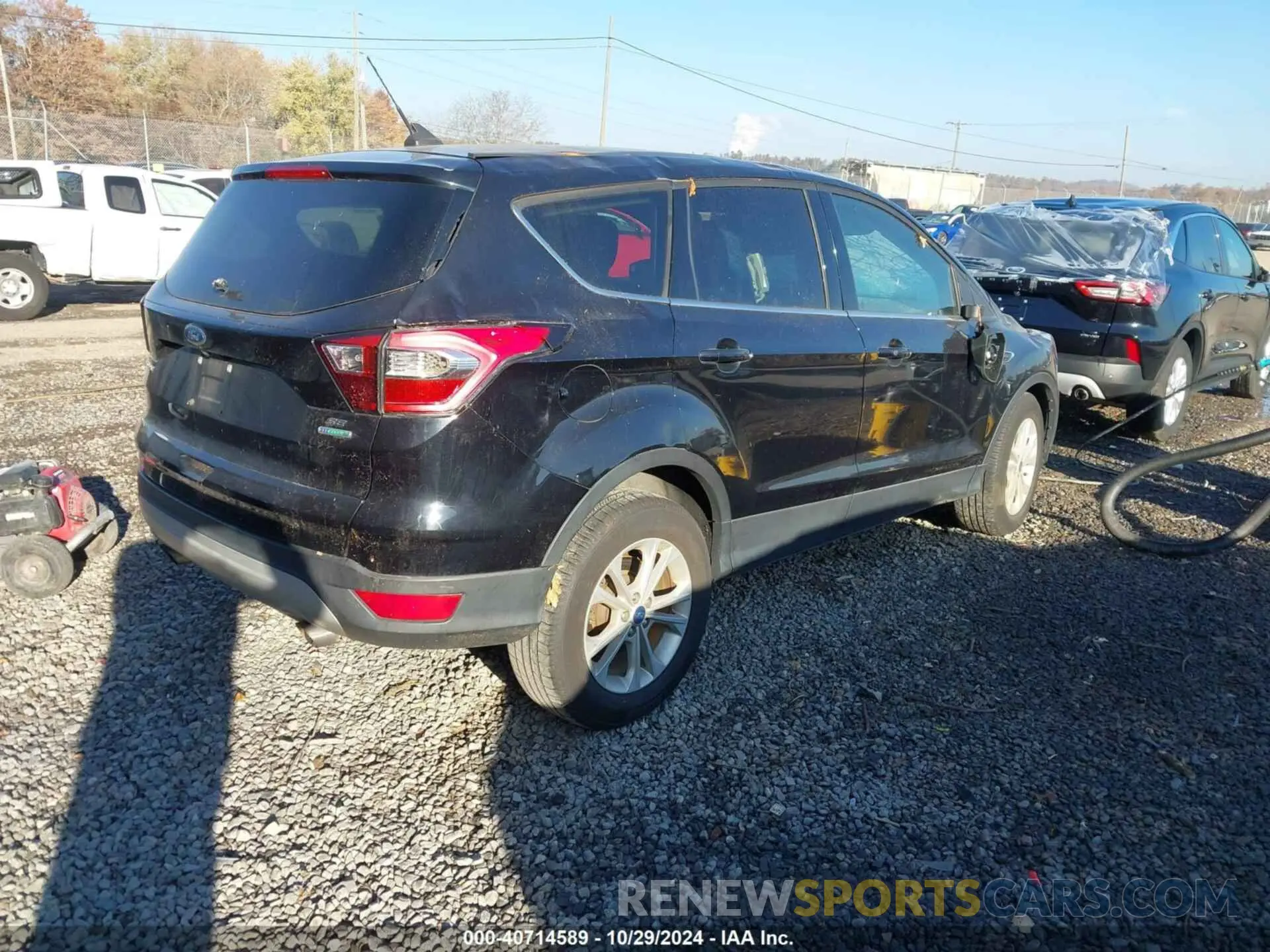 4 Photograph of a damaged car 1FMCU0GD1KUA07539 FORD ESCAPE 2019