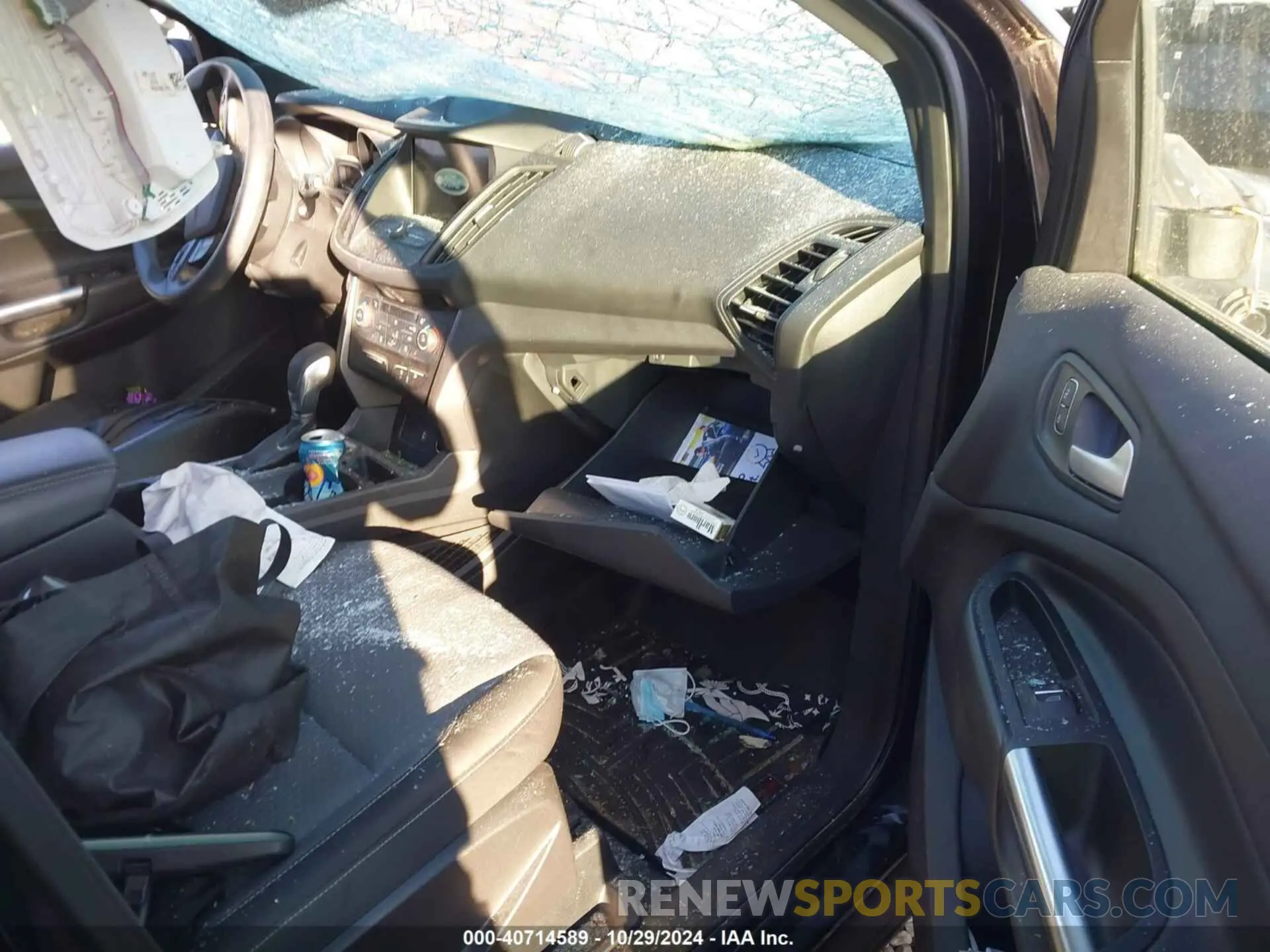 5 Photograph of a damaged car 1FMCU0GD1KUA07539 FORD ESCAPE 2019