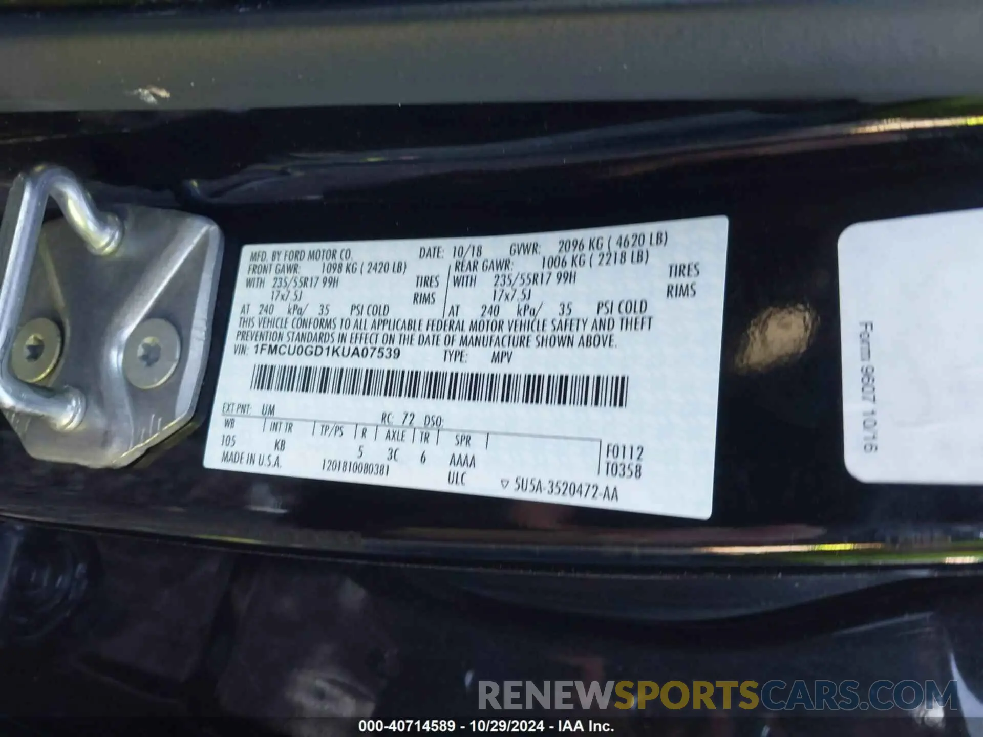 9 Photograph of a damaged car 1FMCU0GD1KUA07539 FORD ESCAPE 2019