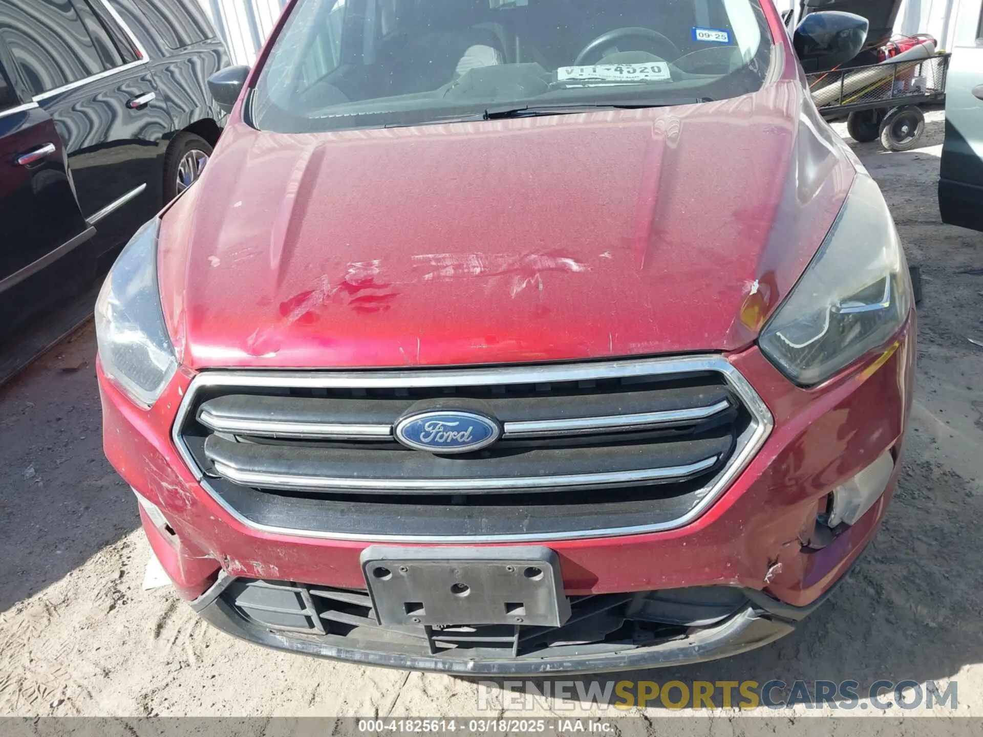 12 Фотография поврежденного автомобиля 1FMCU0GD1KUA17486 FORD ESCAPE 2019