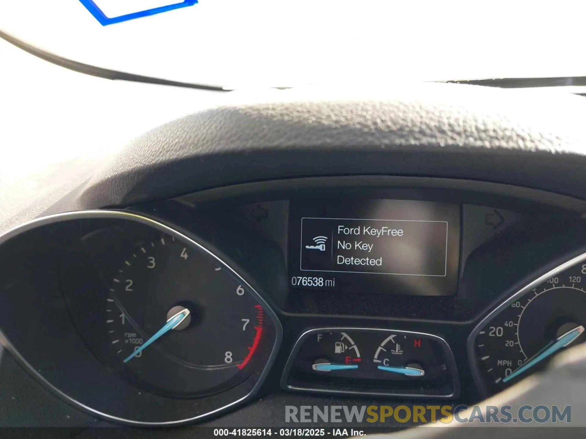15 Фотография поврежденного автомобиля 1FMCU0GD1KUA17486 FORD ESCAPE 2019