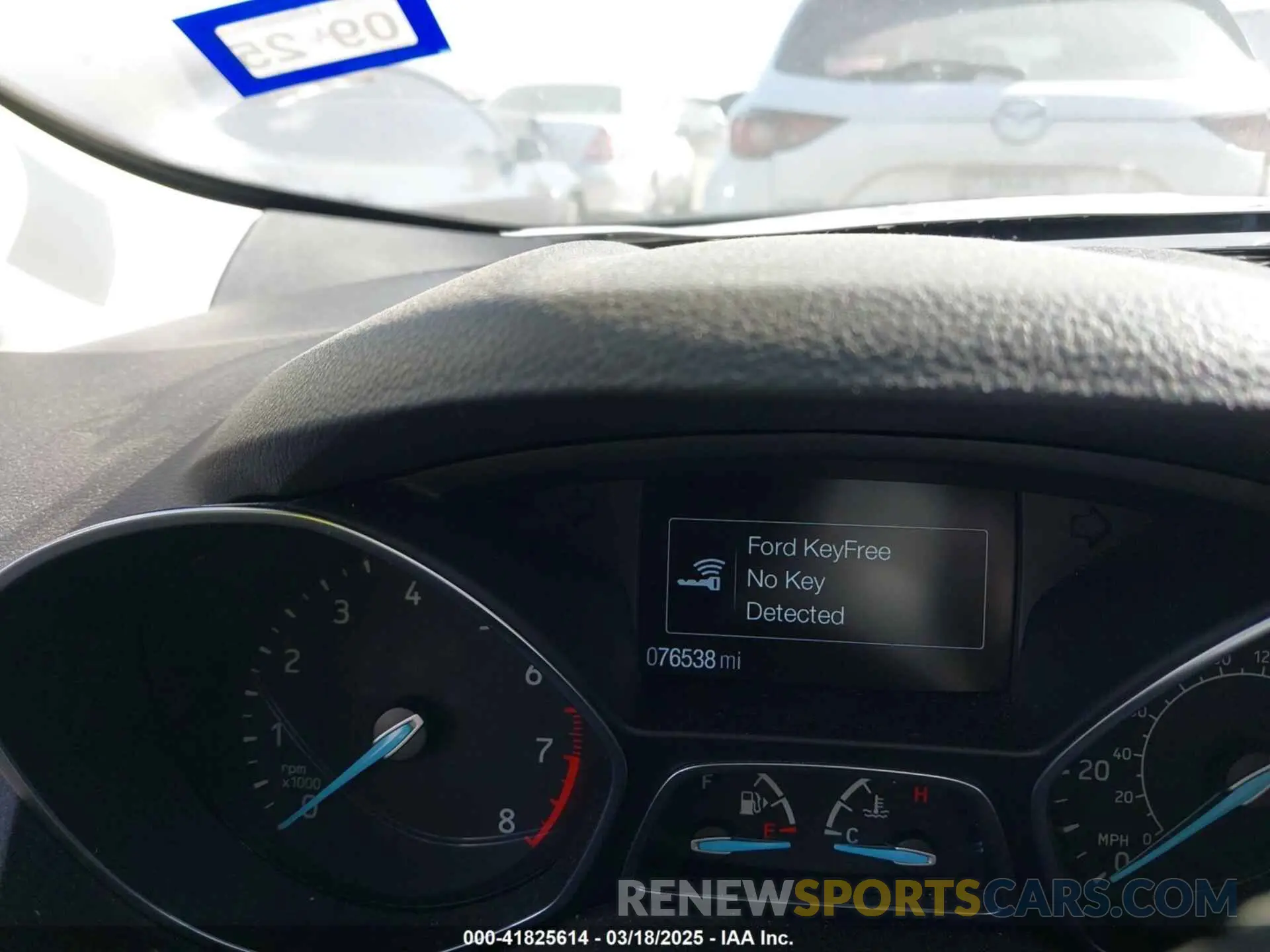 7 Фотография поврежденного автомобиля 1FMCU0GD1KUA17486 FORD ESCAPE 2019