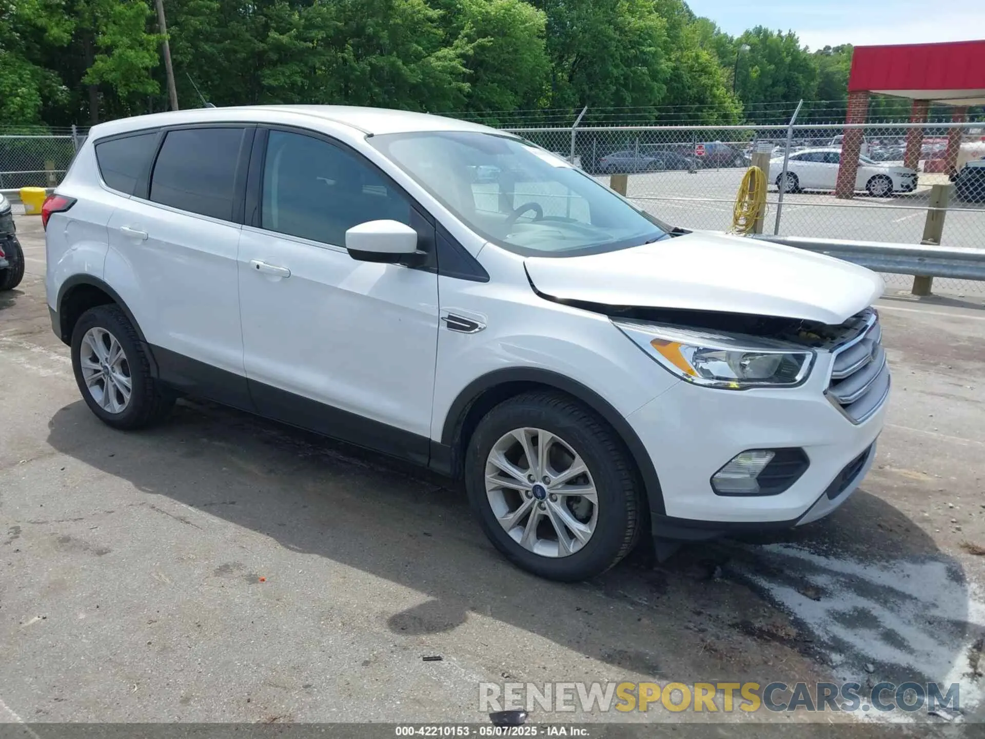 1 Photograph of a damaged car 1FMCU0GD1KUA90714 FORD ESCAPE 2019